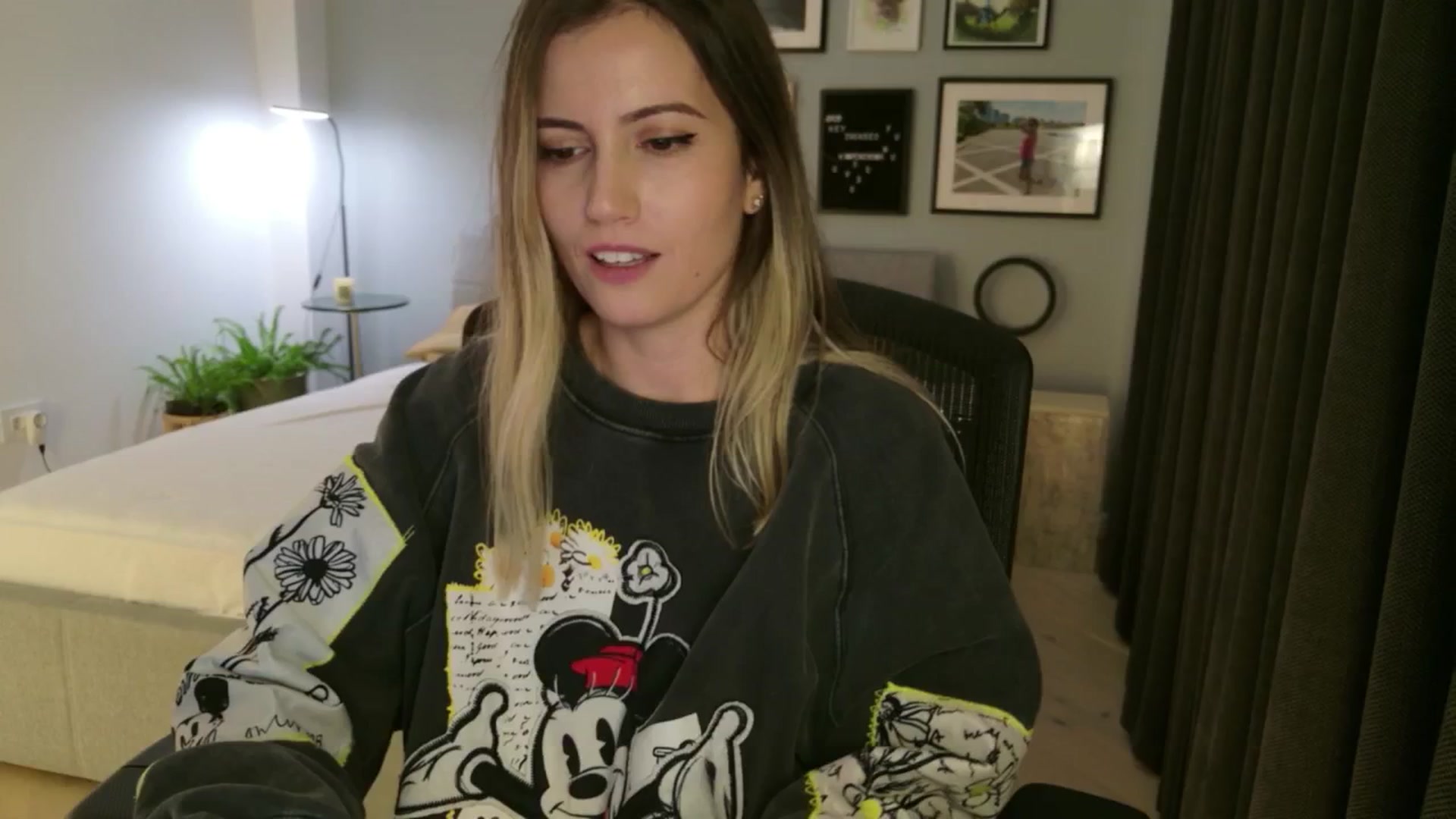 Gallery image thumbnail from happyendings_'s myfreecams stream on, 10/19/2025, 24:07 image 6 of 20