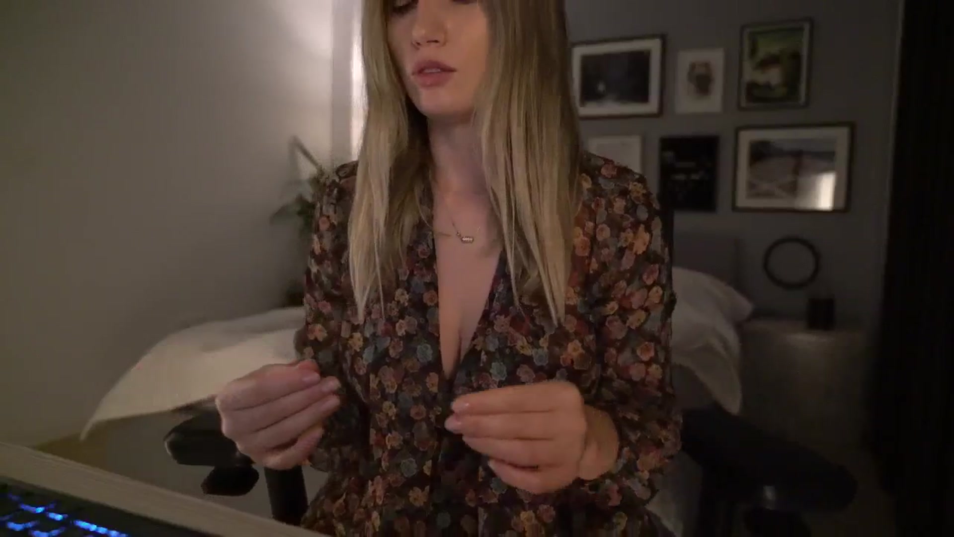 Gallery image thumbnail from happyendings_'s myfreecams stream on, 11/11/2025, 05:21 image 15 of 20