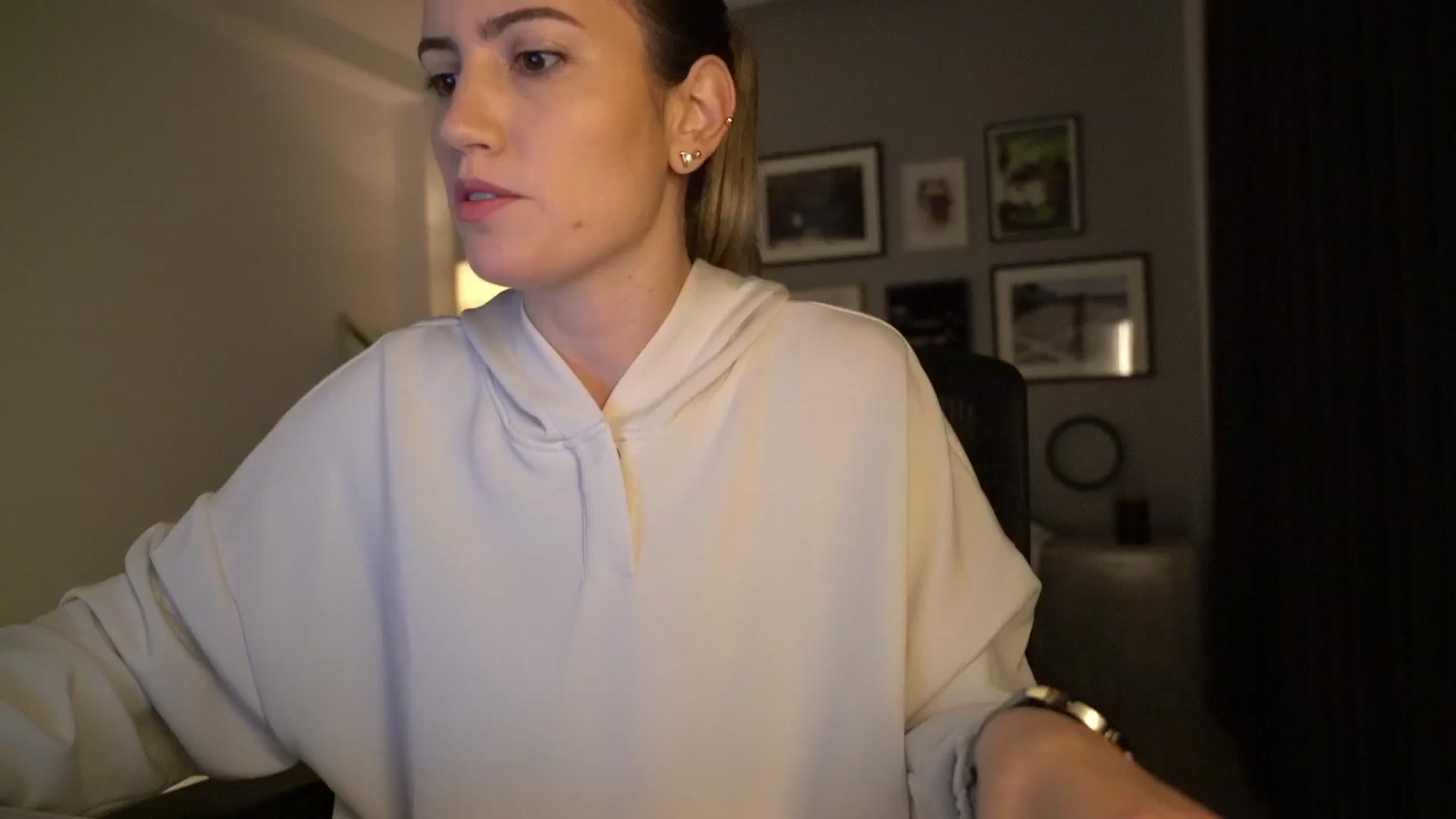 Gallery image thumbnail from happyendings_'s myfreecams stream on, 11/13/2025, 03:57 image 7 of 20