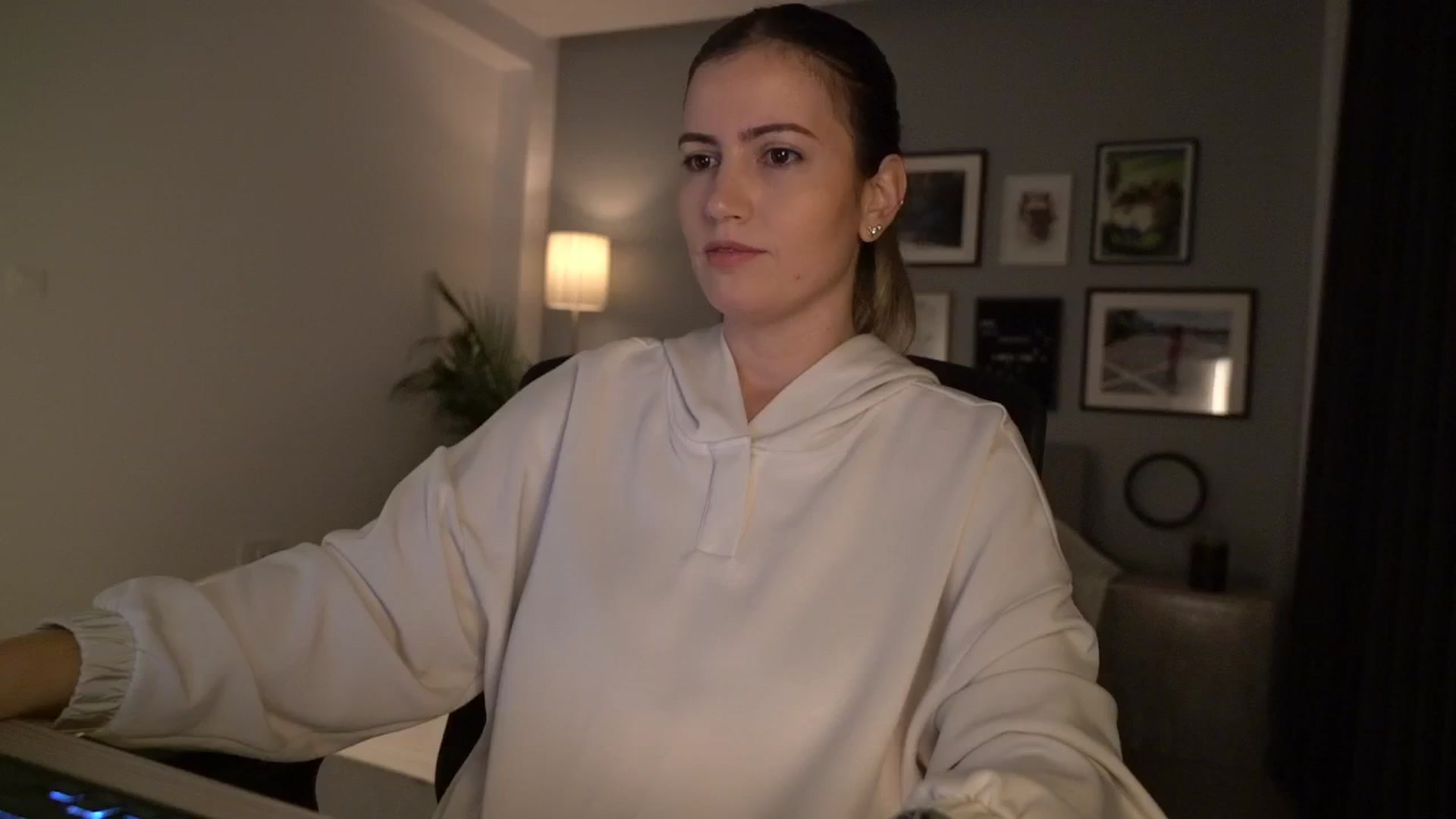 Gallery image thumbnail from happyendings_'s myfreecams stream on, 11/13/2025, 03:57 image 19 of 20