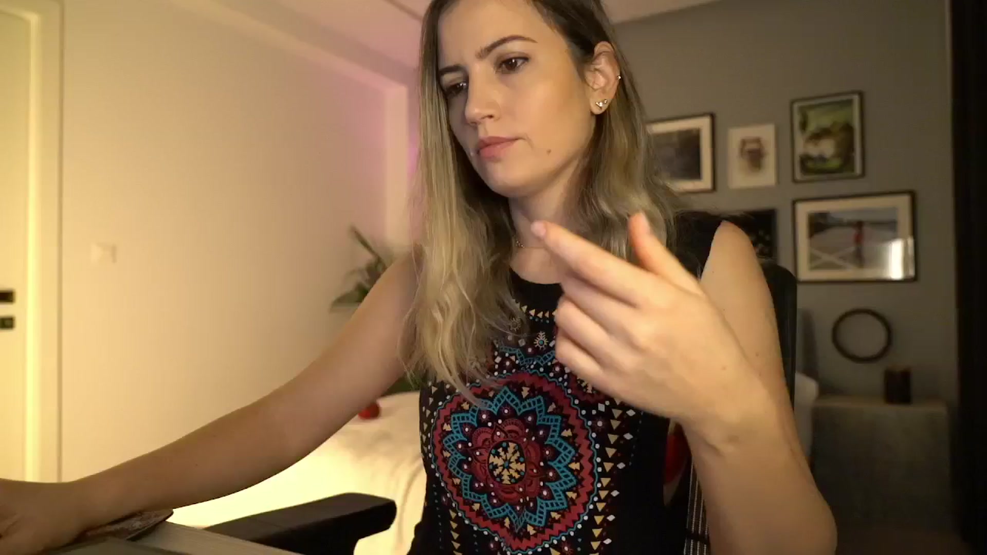 Gallery image thumbnail from happyendings_'s myfreecams stream on, 11/15/2025, 04:47 image 5 of 20