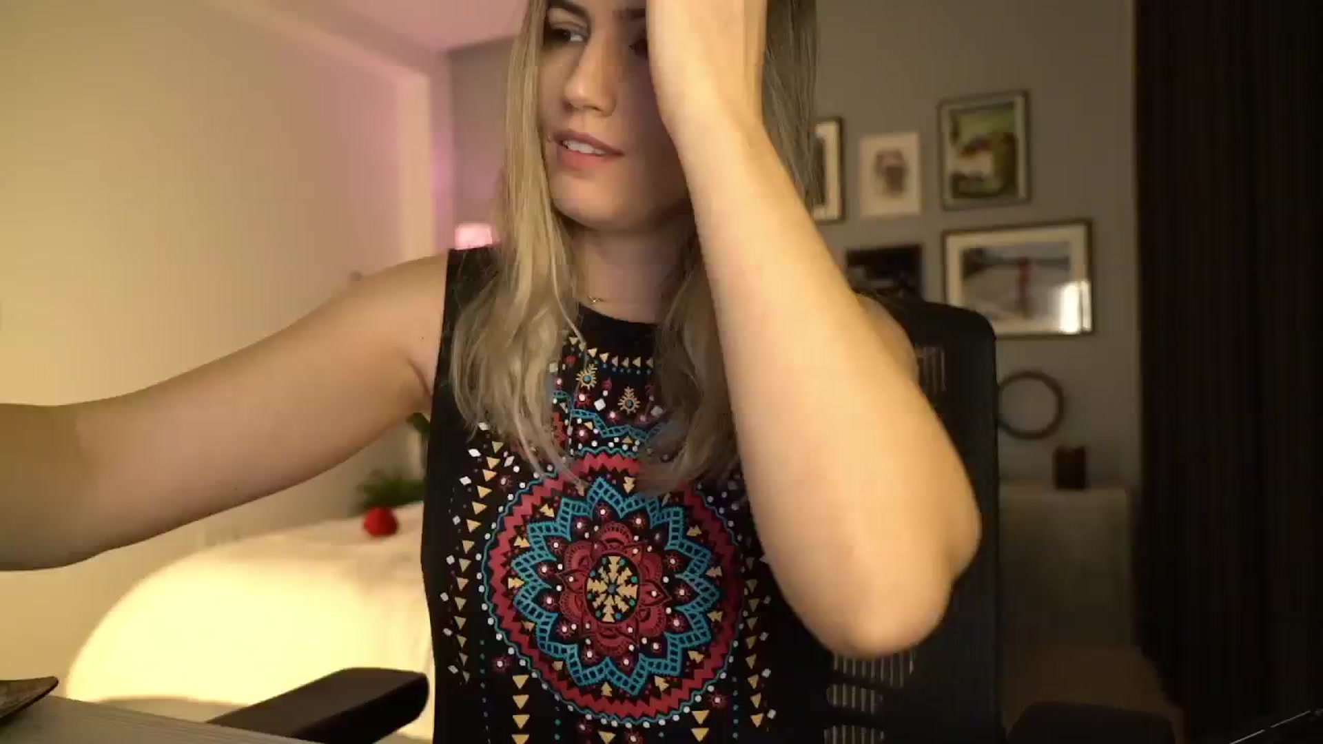 Gallery image thumbnail from happyendings_'s myfreecams stream on, 11/15/2025, 04:47 image 8 of 20