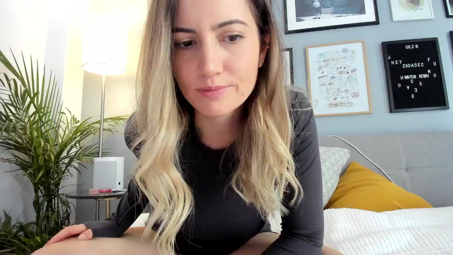 Gallery image thumbnail from happyendings_'s myfreecams stream on, 11/19/2025, 08:42 image 13 of 20