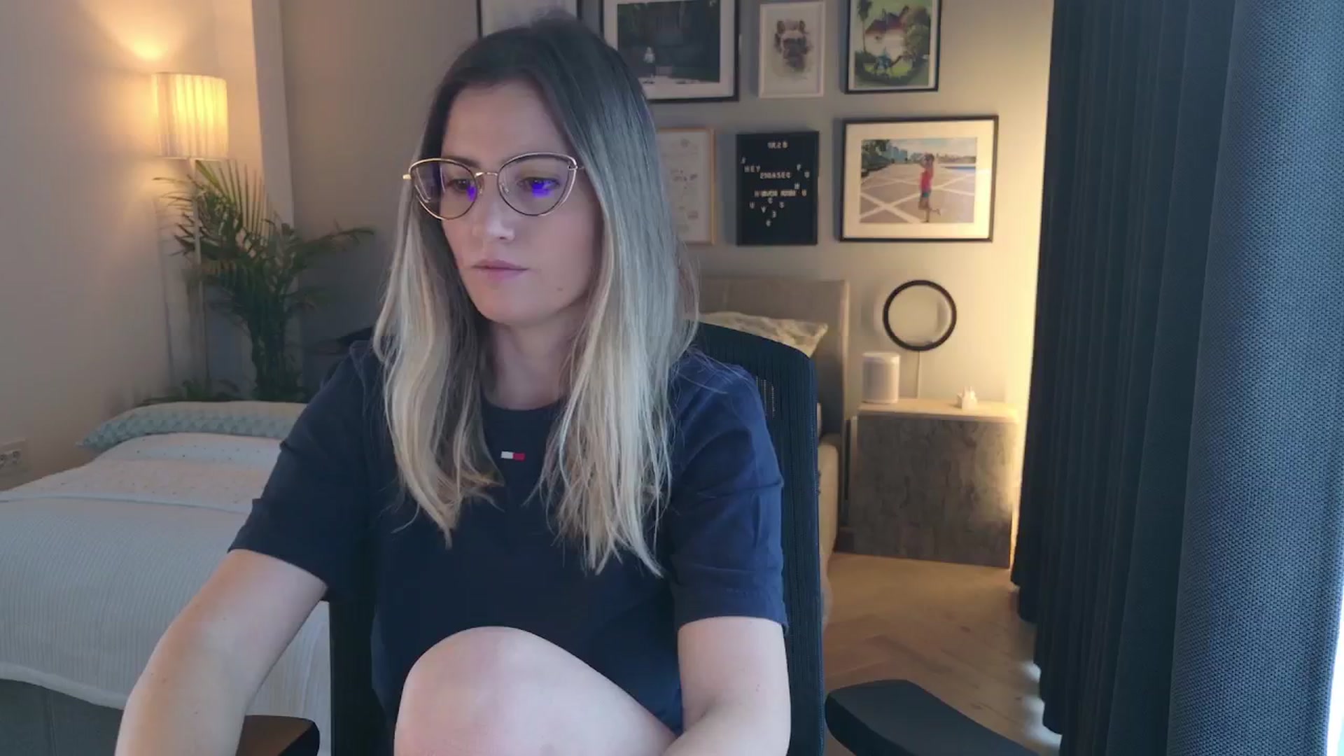 Gallery image thumbnail from happyendings_'s myfreecams stream on, 11/21/2025, 10:15 image 6 of 20