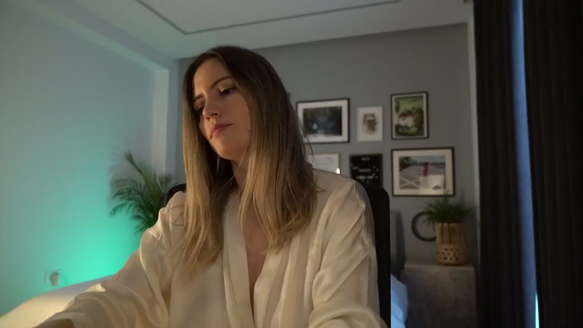 Gallery image thumbnail from happyendings_'s myfreecams stream on, 11/26/2025, 08:13 image 6 of 20