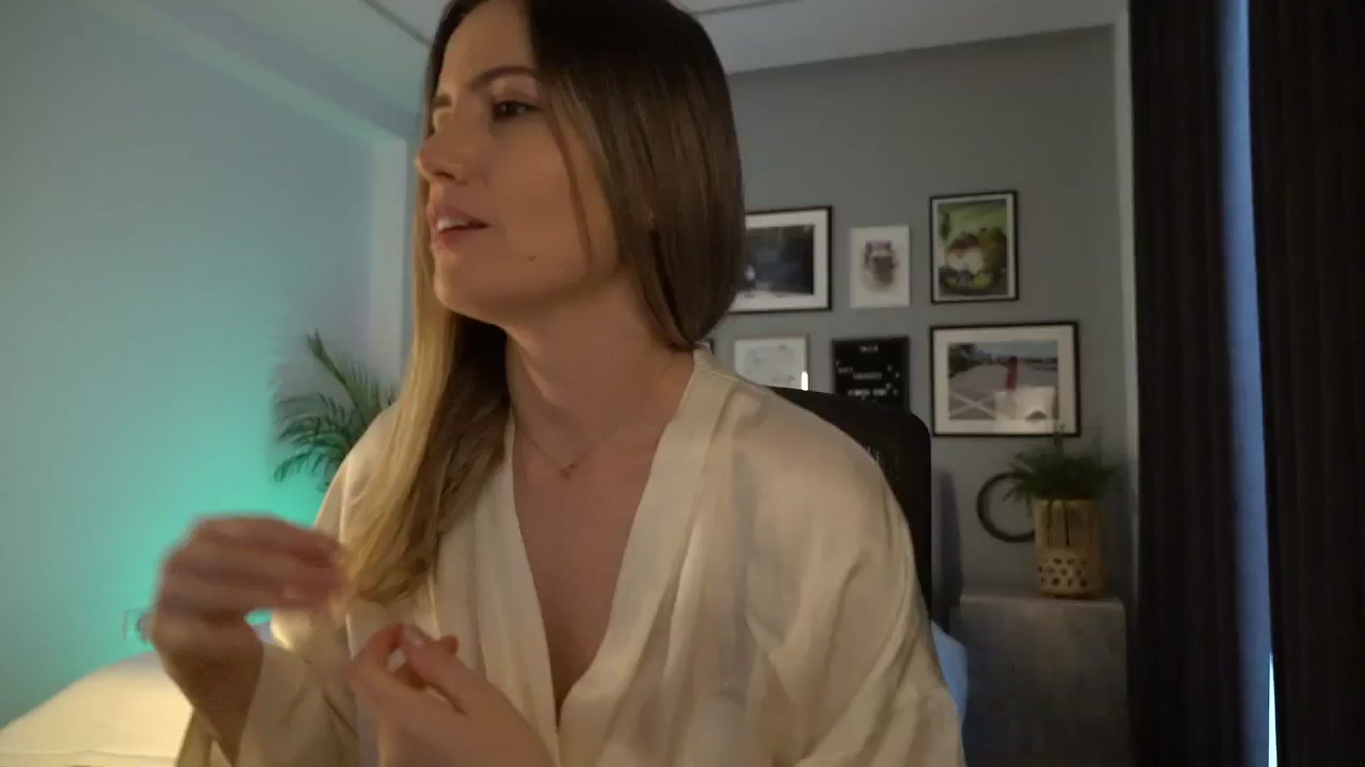 Gallery image thumbnail from happyendings_'s myfreecams stream on, 11/26/2025, 08:13 image 10 of 20