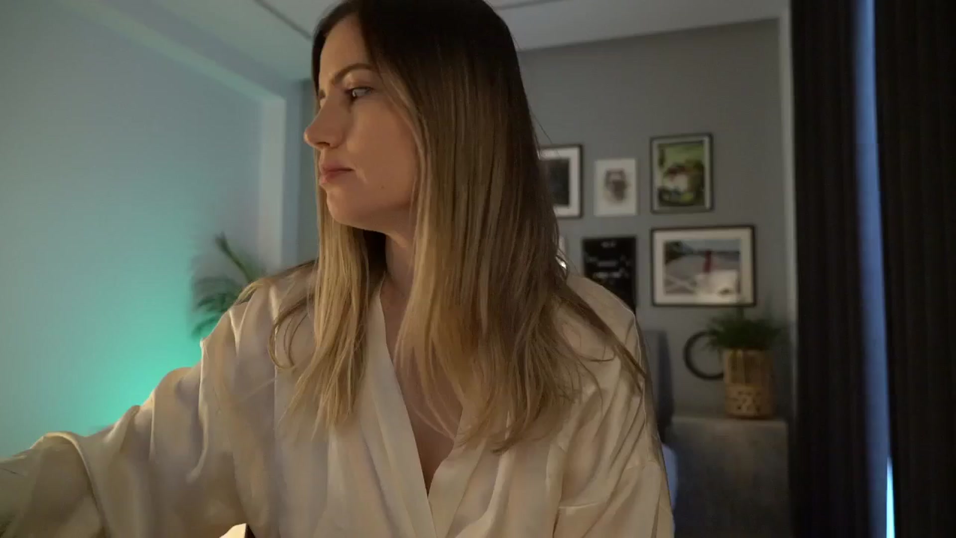 Gallery image thumbnail from happyendings_'s myfreecams stream on, 11/26/2025, 08:13 image 8 of 20
