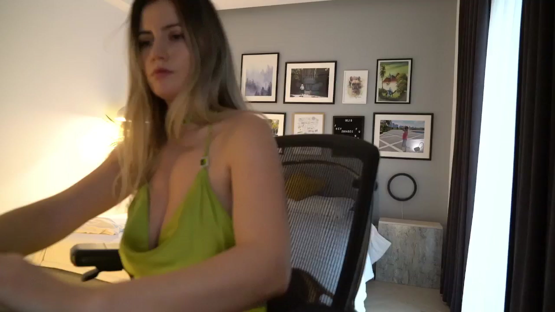 Gallery image thumbnail from happyendings_'s myfreecams stream on, 12/03/2025, 08:21 image 1 of 20