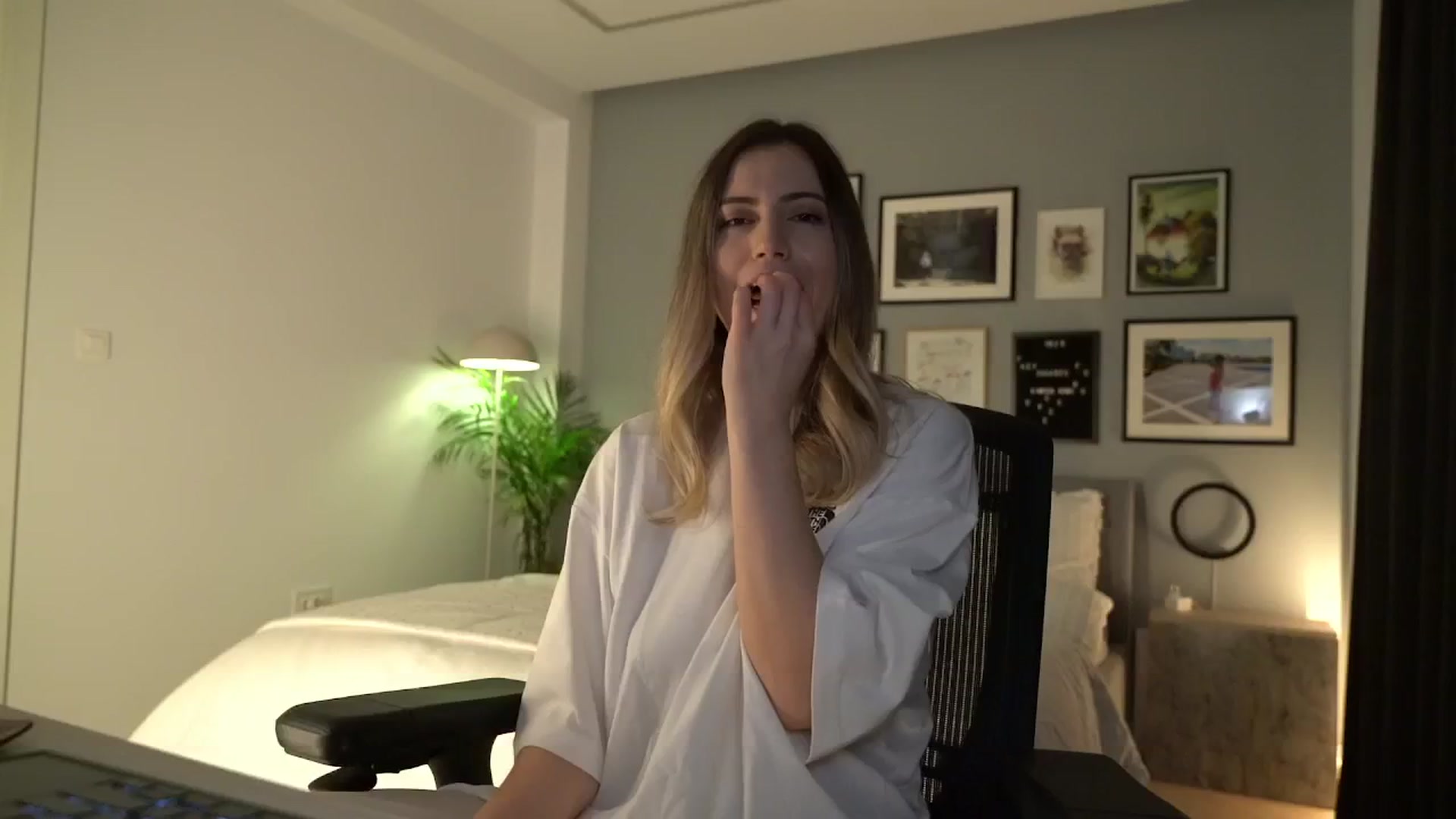 Gallery image thumbnail from happyendings_'s myfreecams stream on, 12/04/2025, 05:08 image 18 of 20