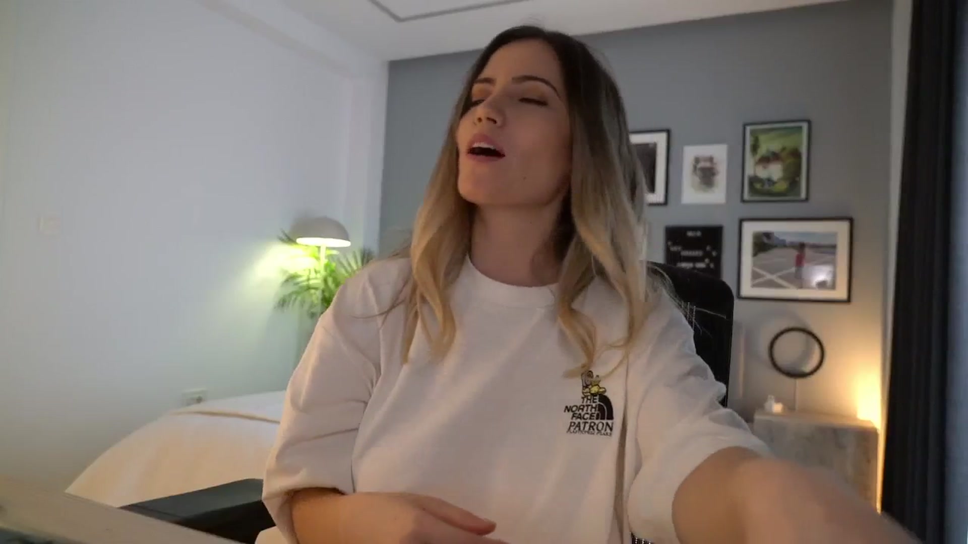 Gallery image thumbnail from happyendings_'s myfreecams stream on, 12/04/2025, 11:18 image 2 of 20