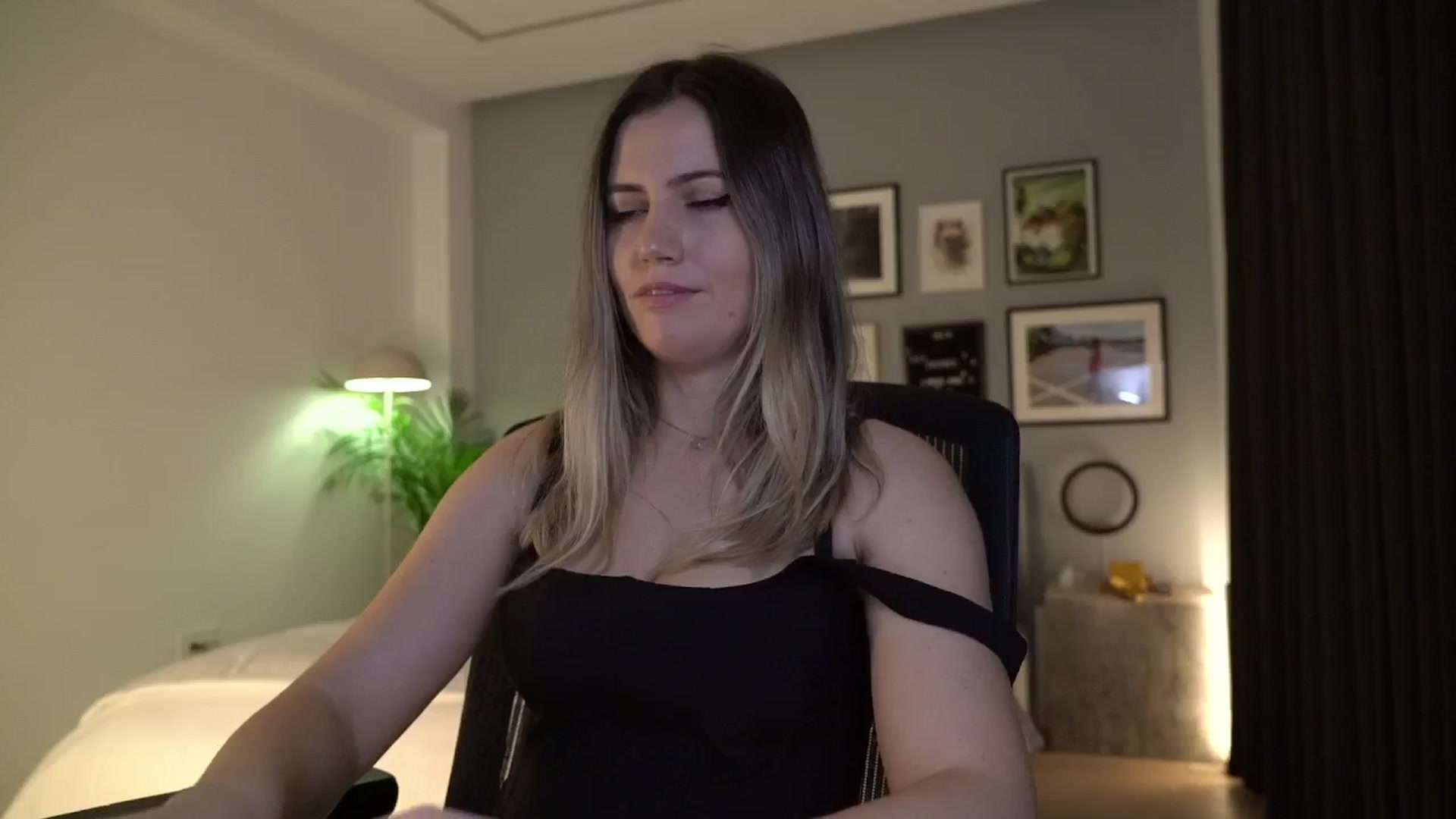 Gallery image thumbnail from happyendings_'s myfreecams stream on, 12/07/2025, 05:33 image 20 of 20