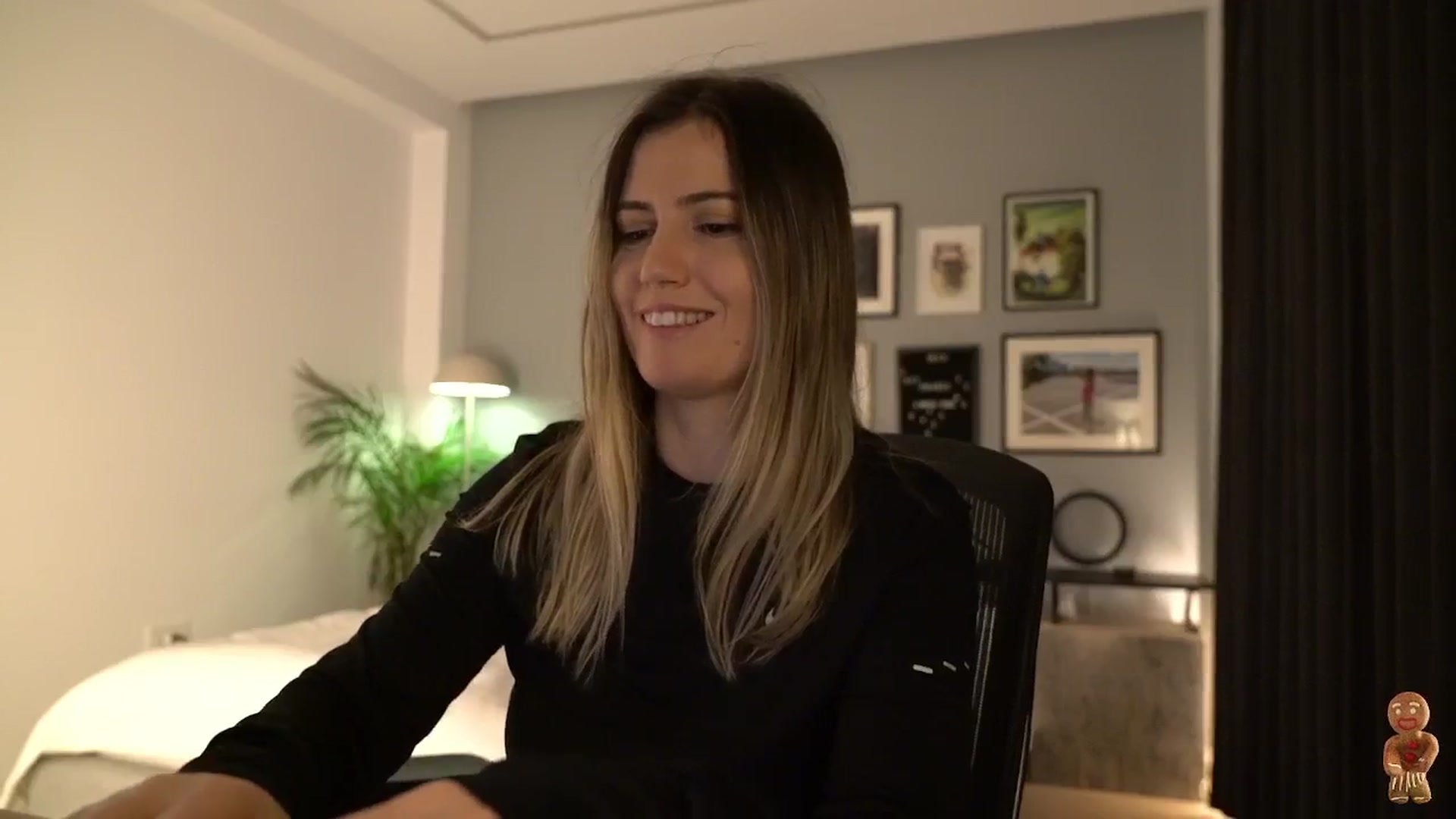 Gallery image thumbnail from happyendings_'s myfreecams stream on, 12/14/2025, 05:45 image 14 of 20