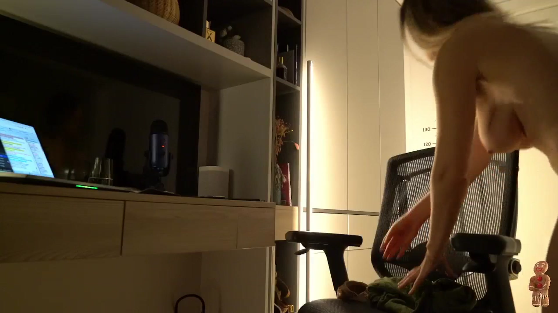 Gallery image thumbnail from happyendings_'s myfreecams stream on, 12/18/2025, 05:16 image 12 of 20