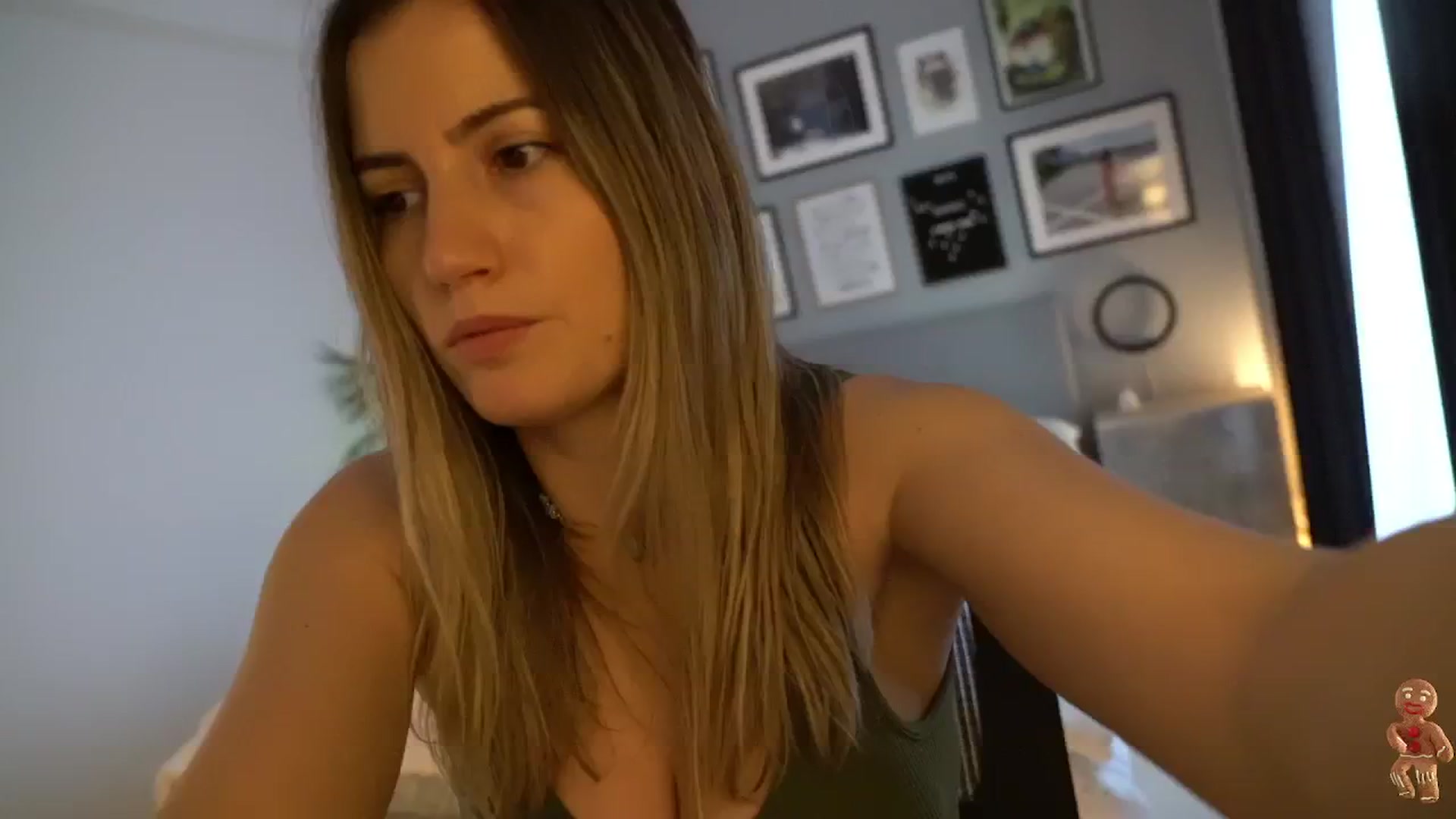Gallery image thumbnail from happyendings_'s myfreecams stream on, 12/18/2025, 08:08 image 7 of 20