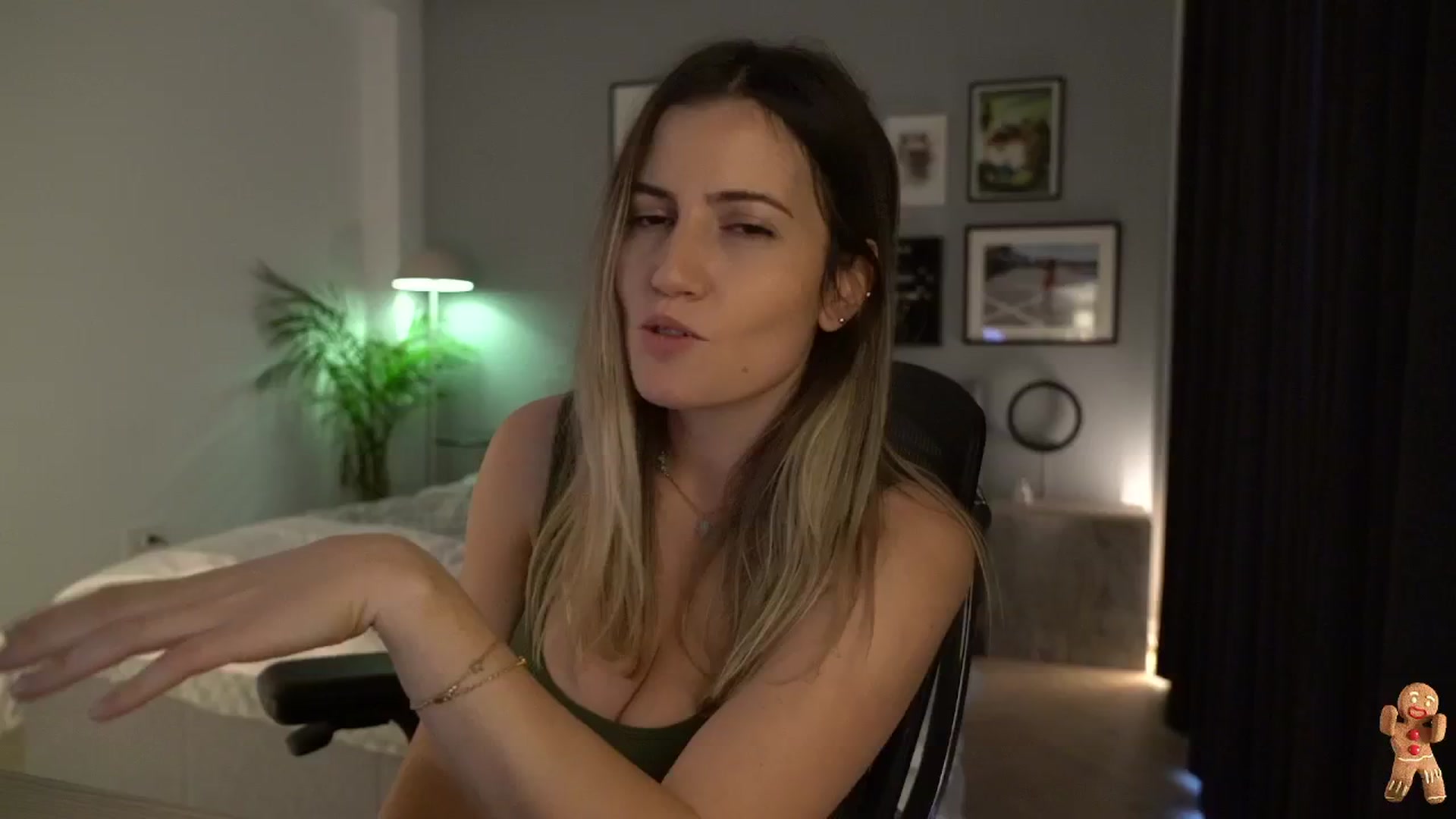 Gallery image thumbnail from happyendings_'s myfreecams stream on, 12/18/2025, 08:08 image 17 of 20
