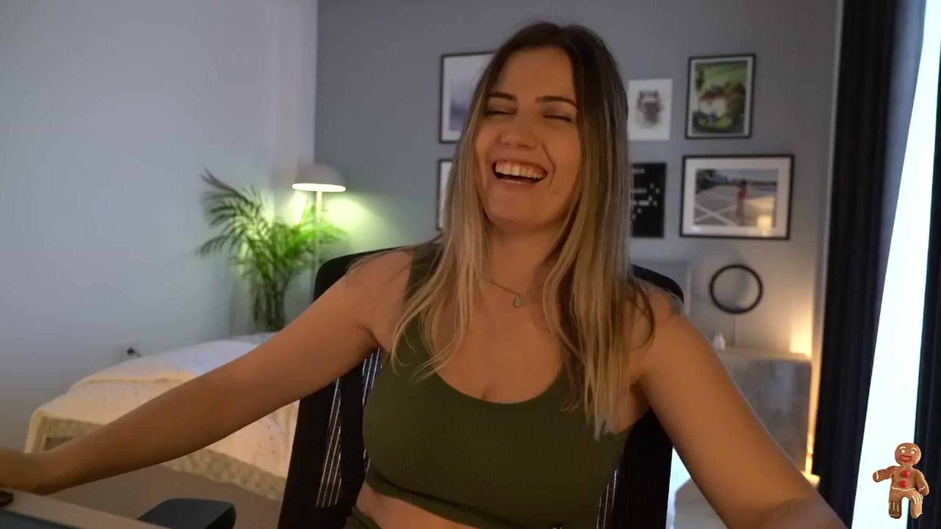 Gallery image thumbnail from happyendings_'s myfreecams stream on, 12/18/2025, 08:08 image 5 of 20