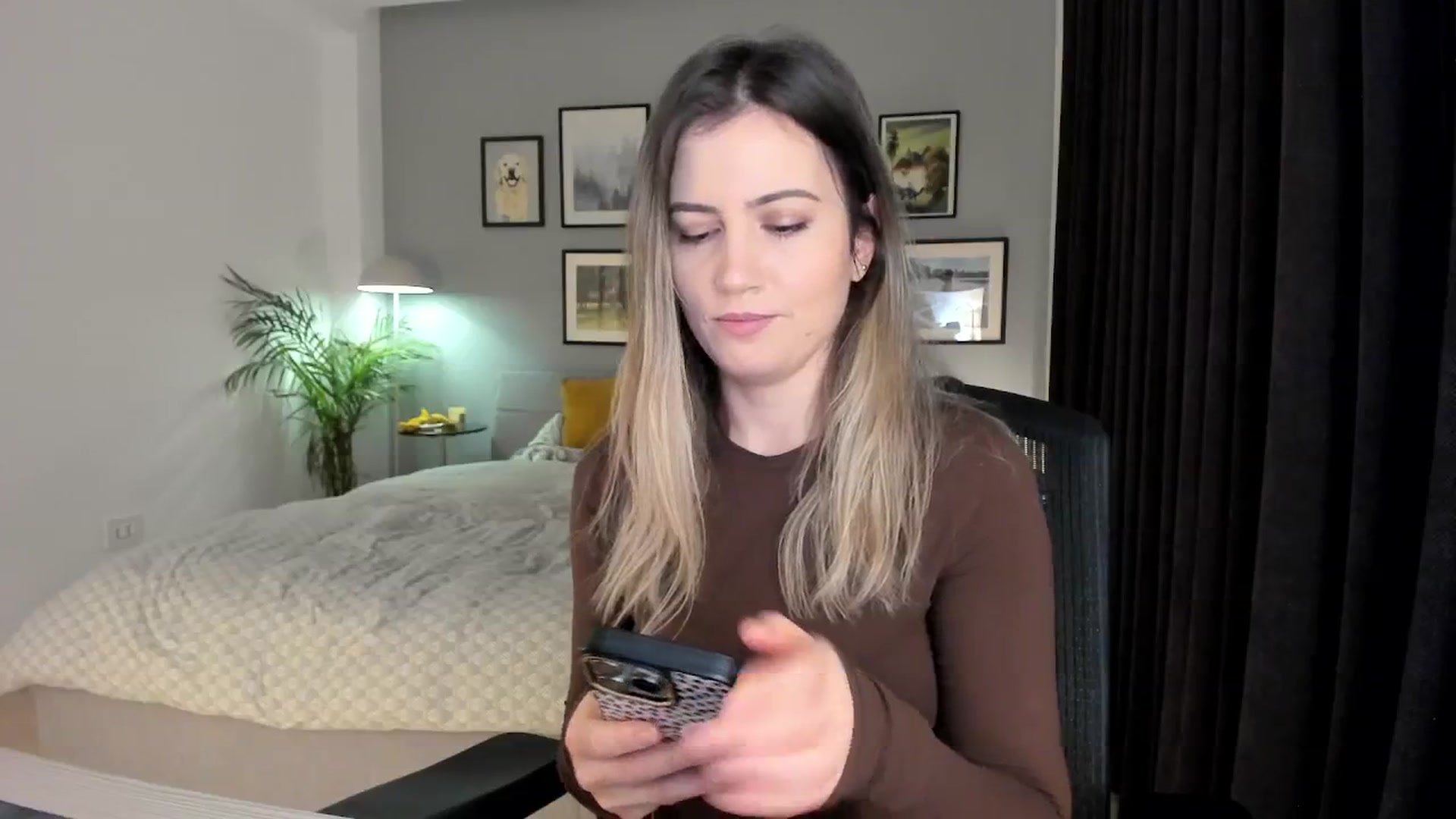 Gallery image thumbnail from happyendings_'s myfreecams stream on, 01/12/2026, 05:11 image 18 of 20