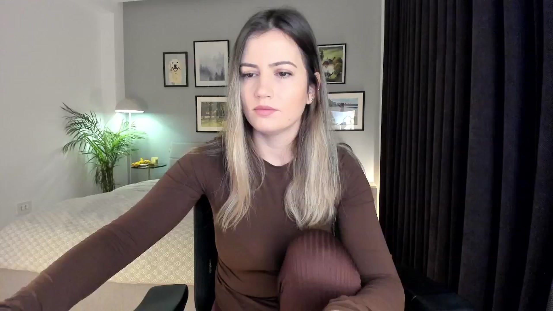 Gallery image thumbnail from happyendings_'s myfreecams stream on, 01/12/2026, 05:11 image 1 of 20