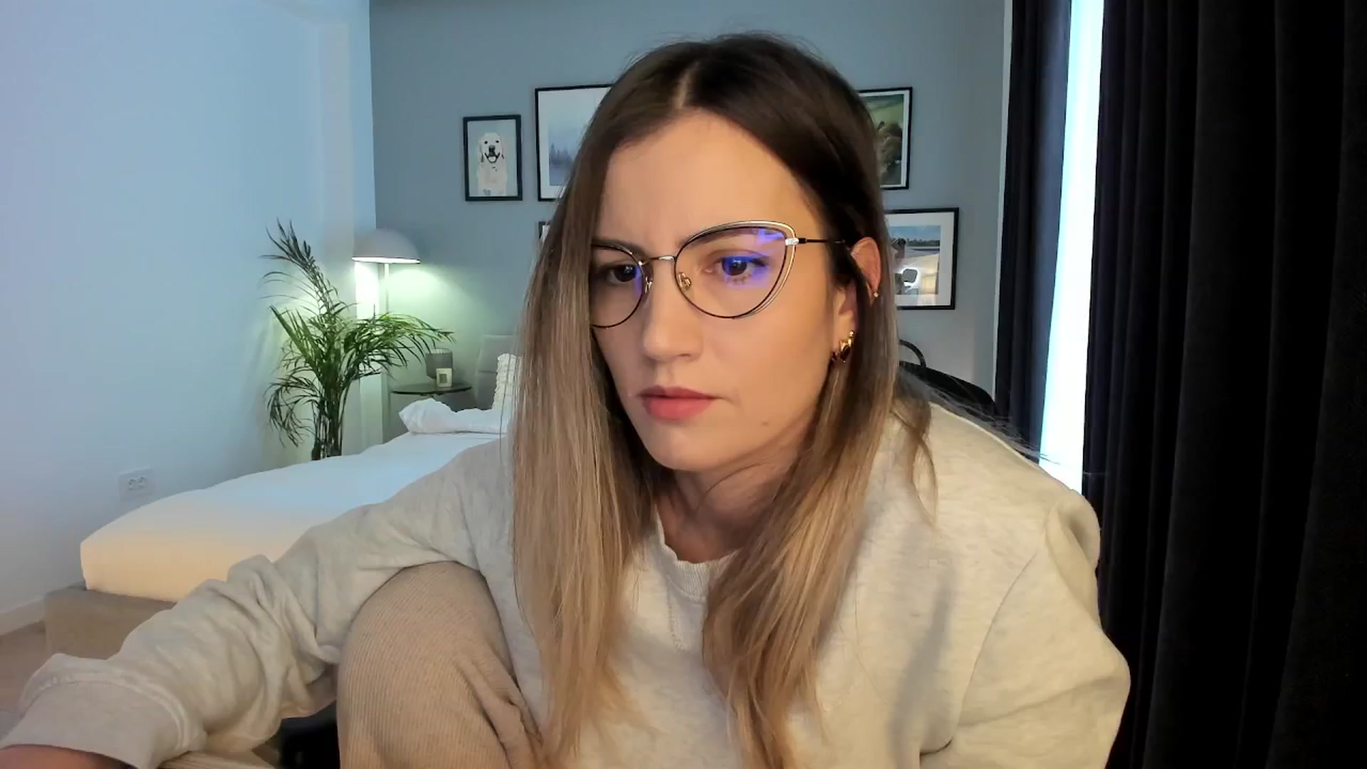 Gallery image thumbnail from happyendings_'s myfreecams stream on, 01/15/2026, 07:53 image 3 of 20