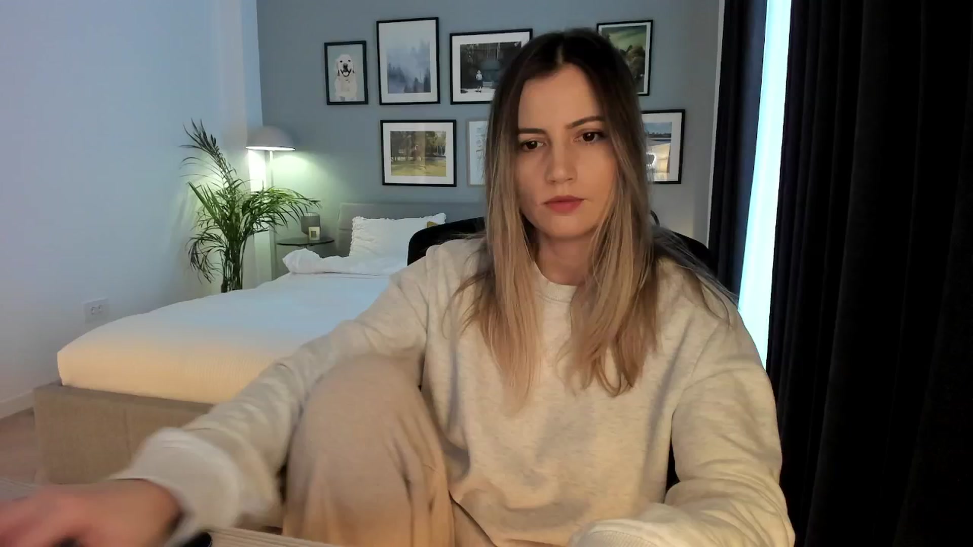 Gallery image thumbnail from happyendings_'s myfreecams stream on, 01/15/2026, 07:53 image 1 of 20