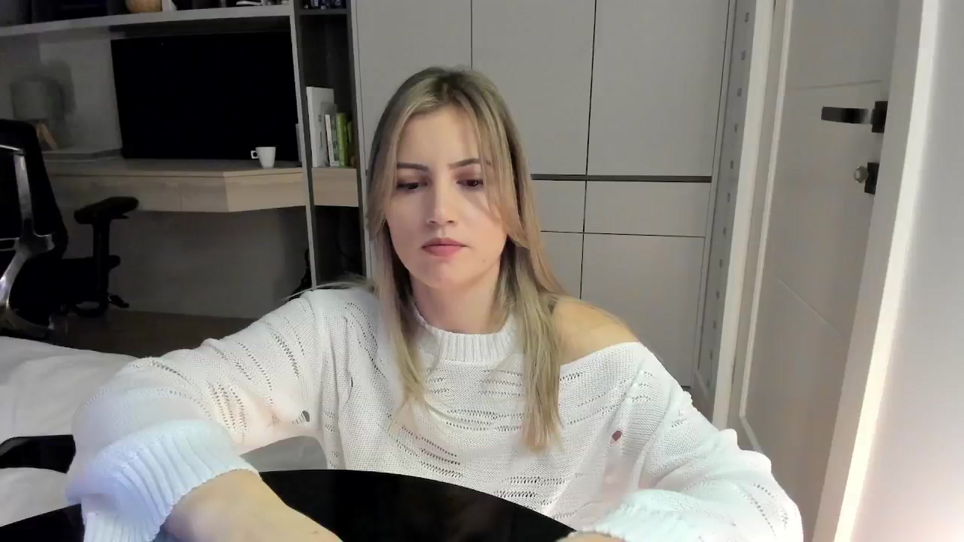 Gallery image thumbnail from happyendings_'s myfreecams stream on, 01/23/2026, 04:13 image 10 of 20