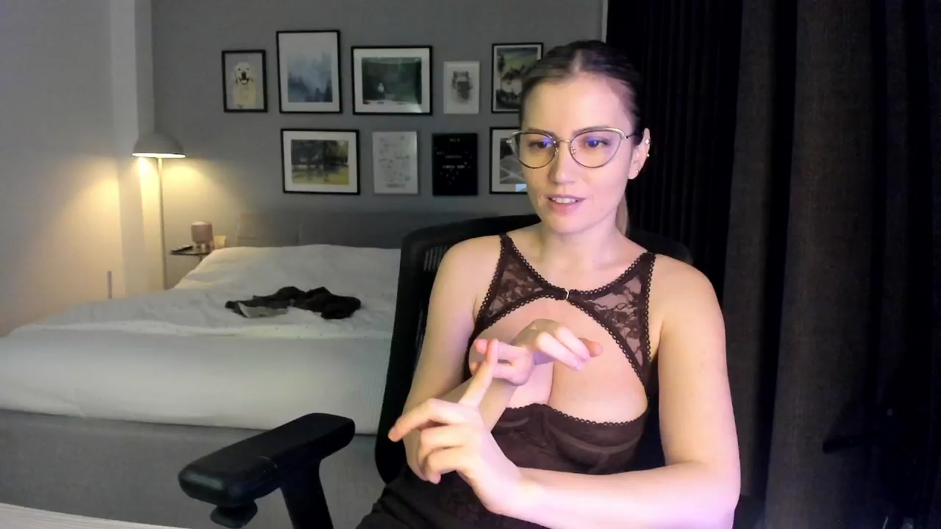 Gallery image thumbnail from happyendings_'s myfreecams stream on, 01/28/2026, 05:18 image 14 of 20