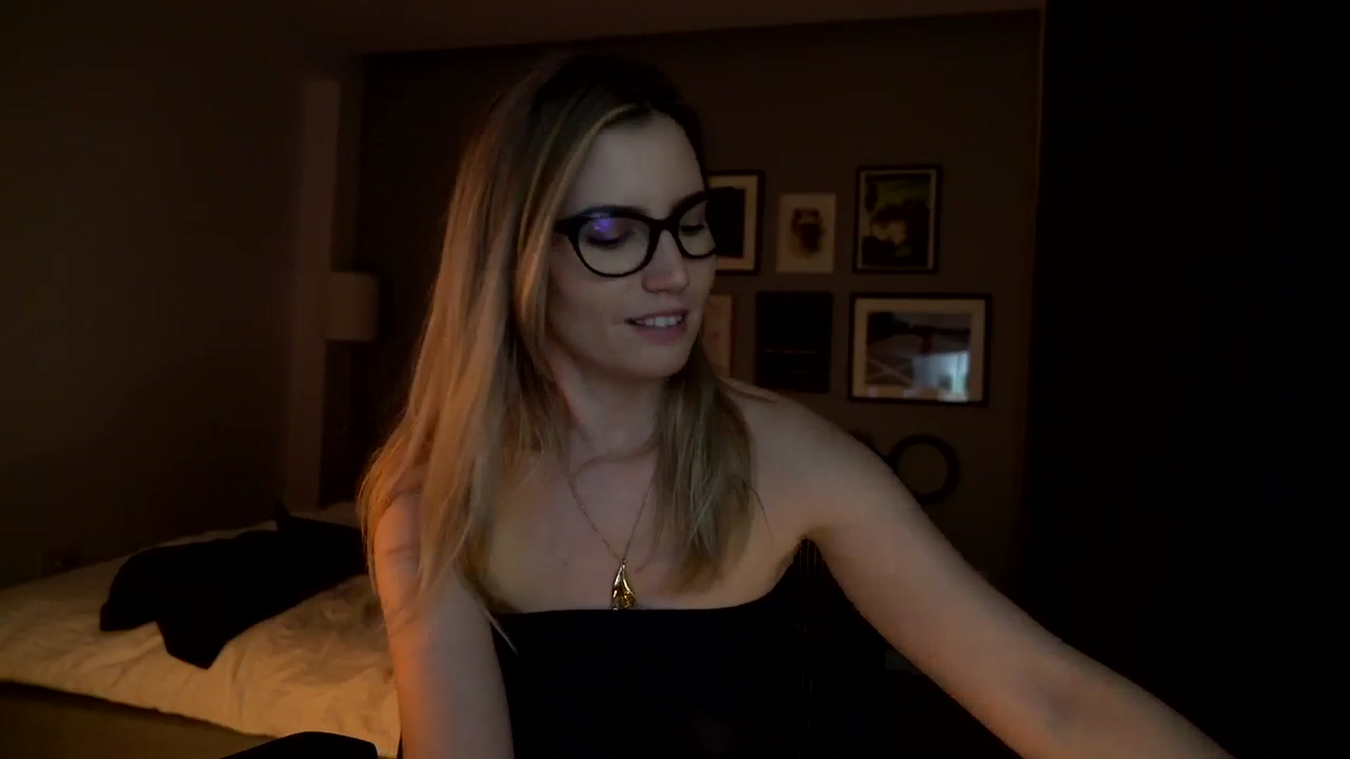Gallery image thumbnail from happyendings_'s myfreecams stream on, 03/04/2026, 10:49 image 9 of 20