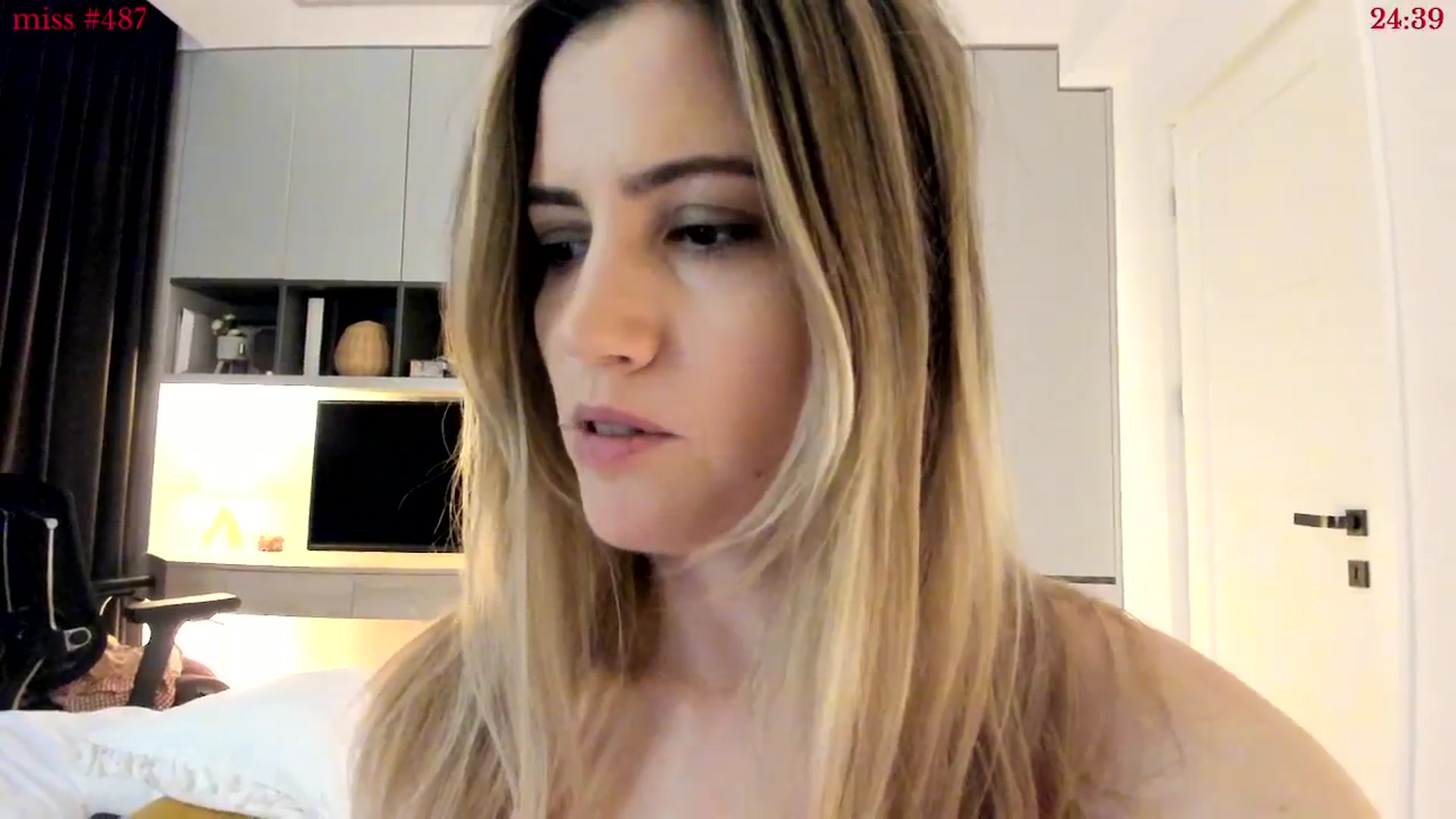 Gallery image thumbnail from happyendings_'s myfreecams stream on, 05/03/2026, 24:11 image 13 of 20