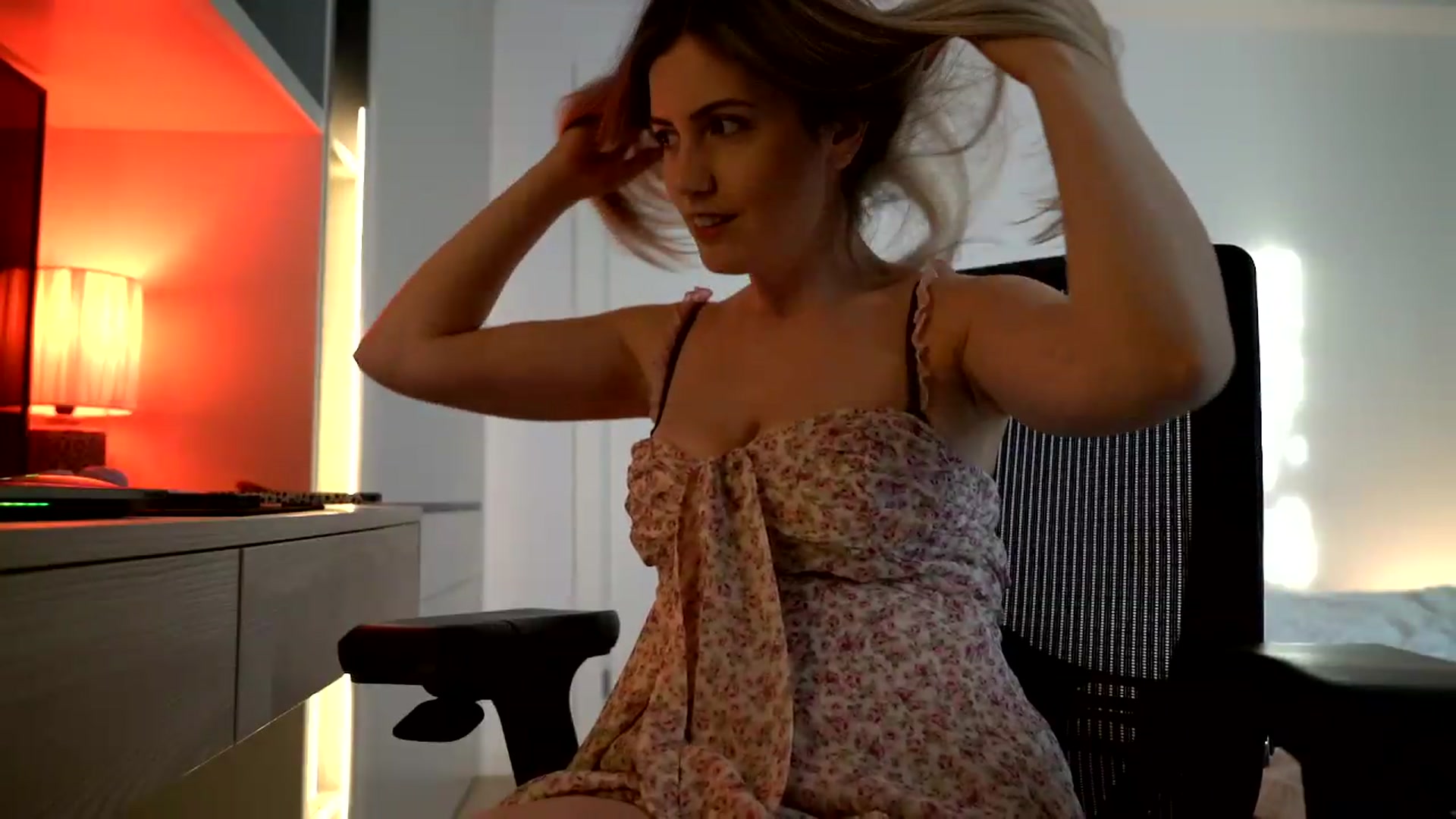 Gallery image thumbnail from happyendings_'s myfreecams stream on, 05/07/2026, 04:17 image 6 of 20