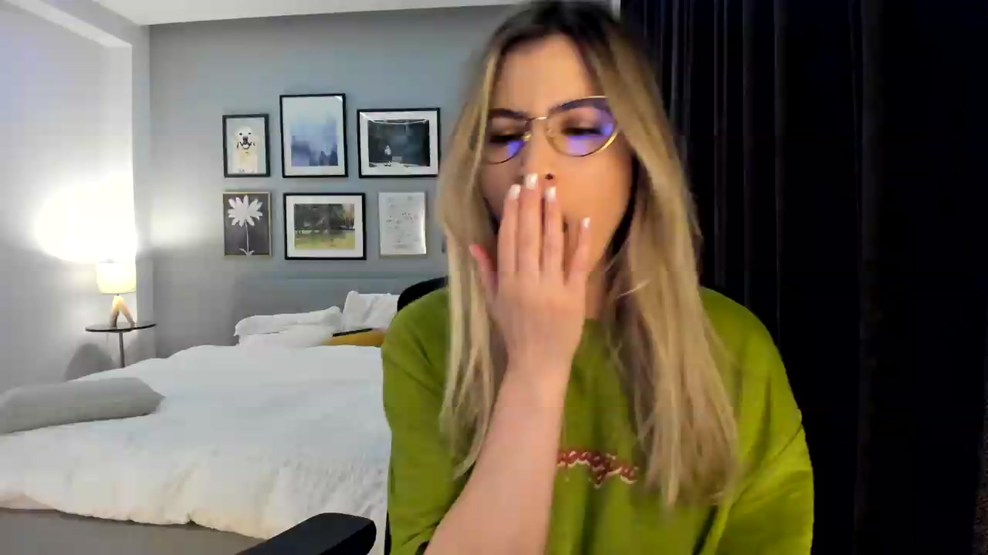 Gallery image thumbnail from happyendings_'s myfreecams stream on, 05/31/2026, 21:18 image 16 of 20