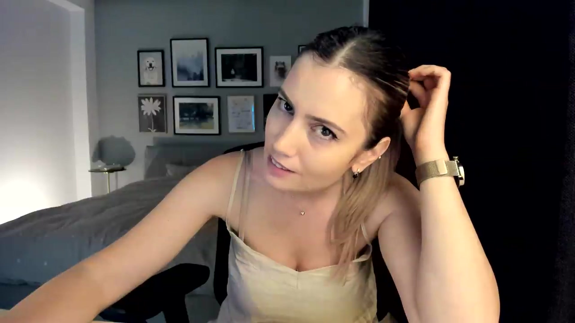Gallery image thumbnail from happyendings_'s myfreecams stream on, 06/19/2026, 22:45 image 7 of 20