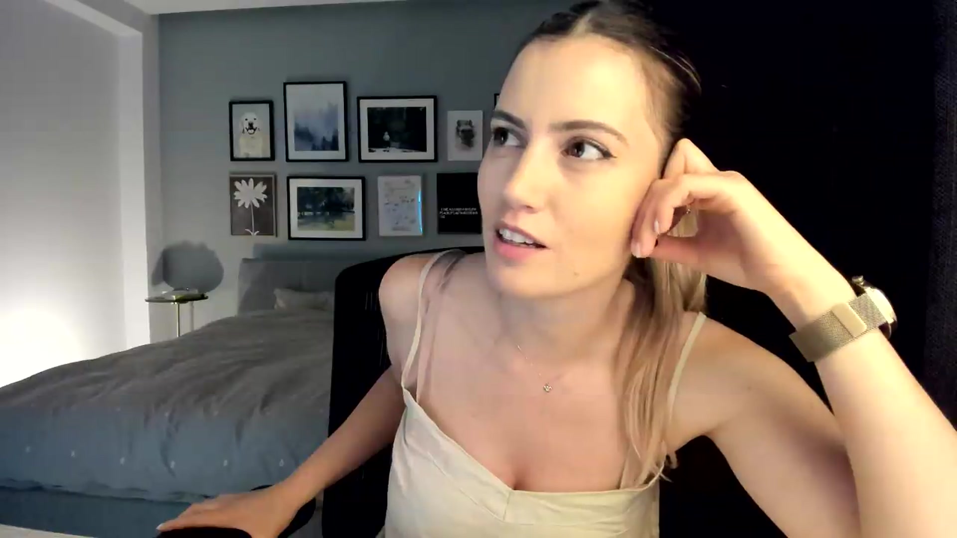 Gallery image thumbnail from happyendings_'s myfreecams stream on, 06/19/2026, 22:45 image 9 of 20