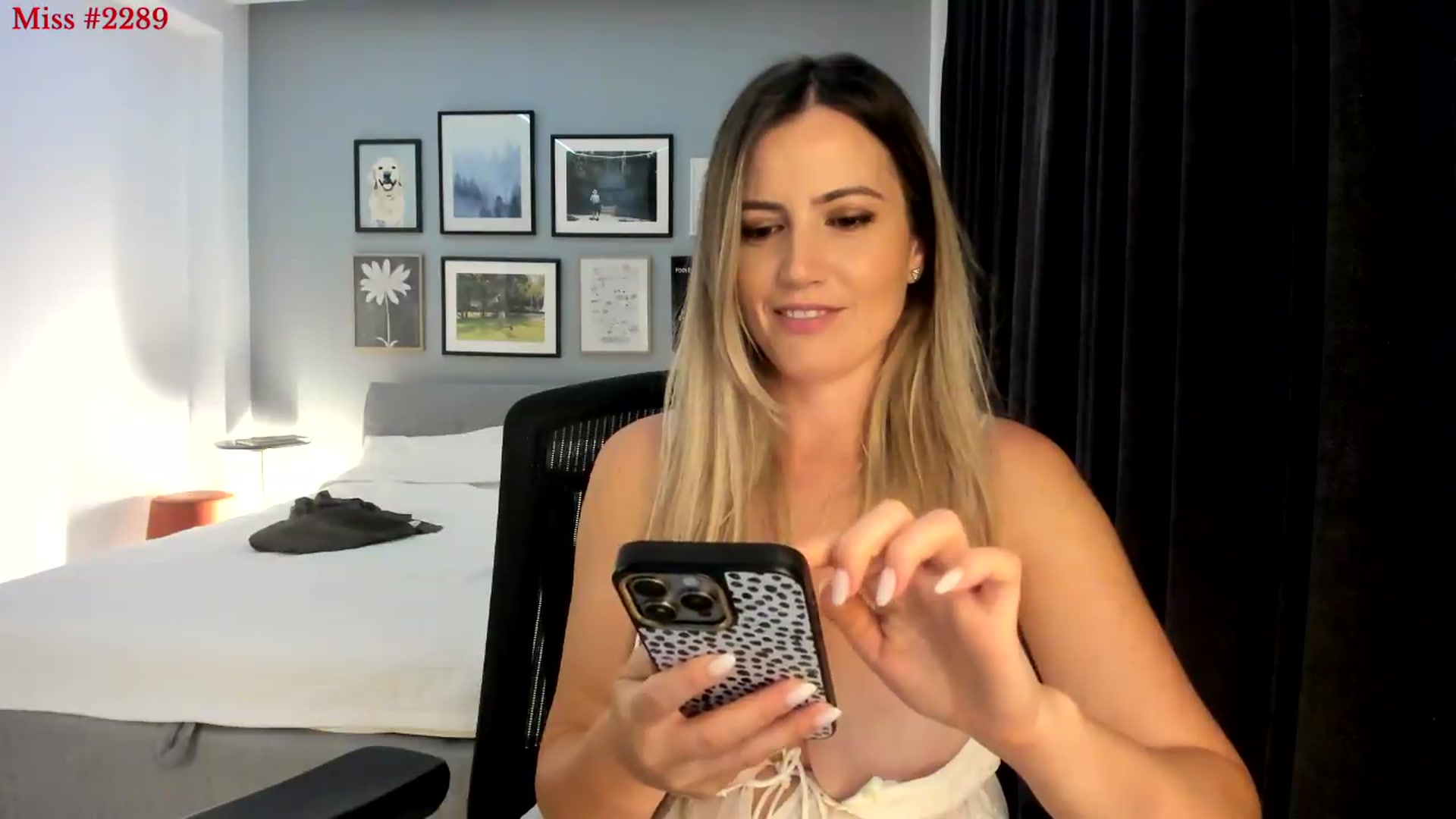 Gallery image thumbnail from happyendings_'s myfreecams stream on, 08/14/2026, 22:05 image 16 of 20