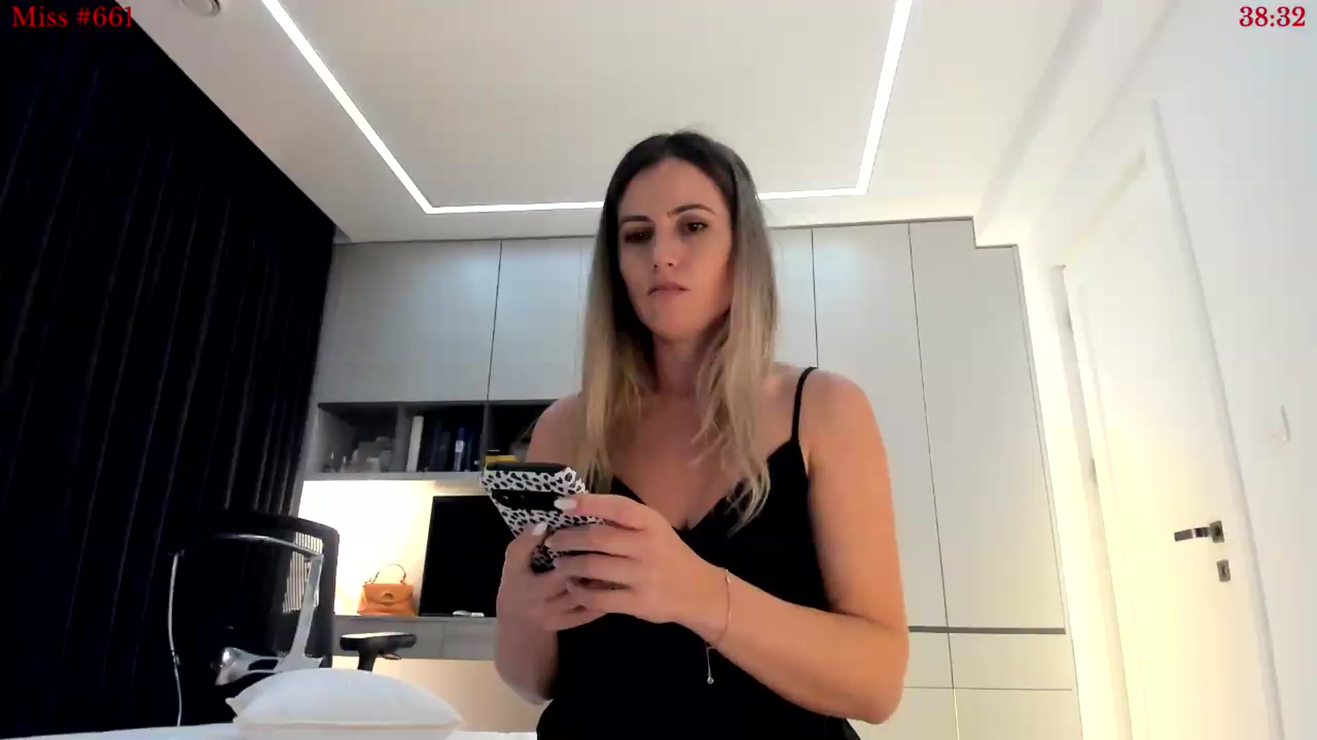 Gallery image thumbnail from happyendings_'s myfreecams stream on, 08/15/2026, 22:27 image 16 of 20