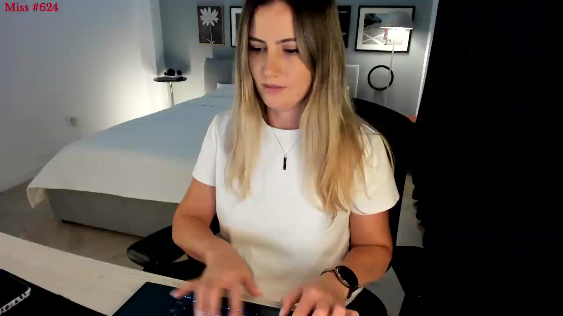 Gallery image thumbnail from happyendings_'s myfreecams stream on, 08/19/2026, 23:01 image 8 of 20