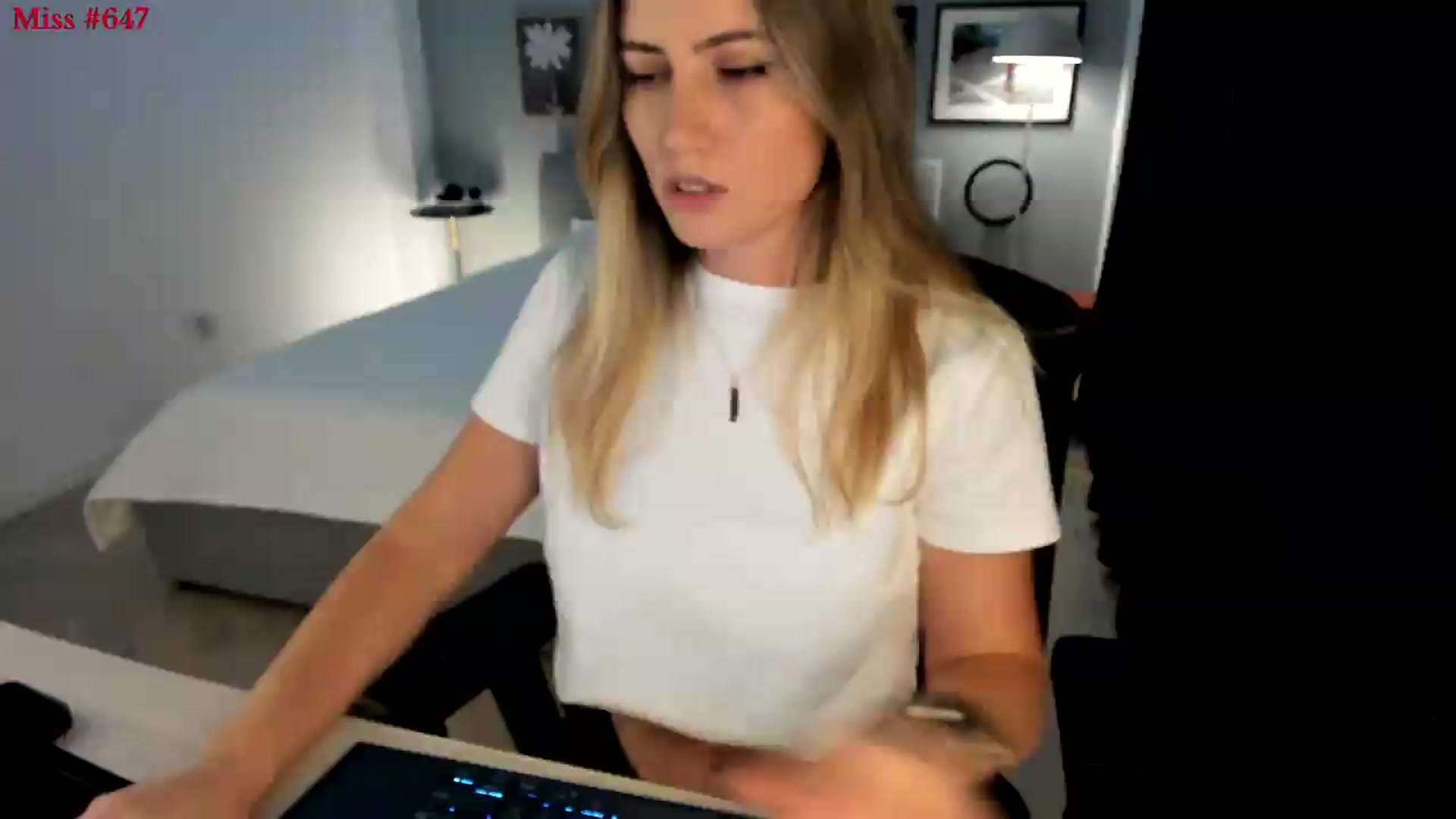 Gallery image thumbnail from happyendings_'s myfreecams stream on, 08/19/2026, 23:01 image 6 of 20