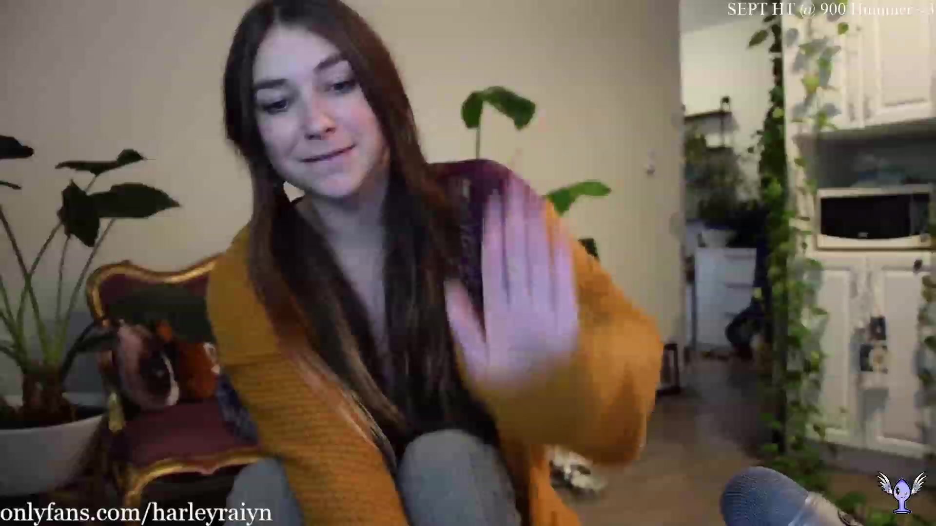 Gallery image thumbnail from harley_raiyn's myfreecams stream on, 10/04/2023, 19:17 image 15 of 20