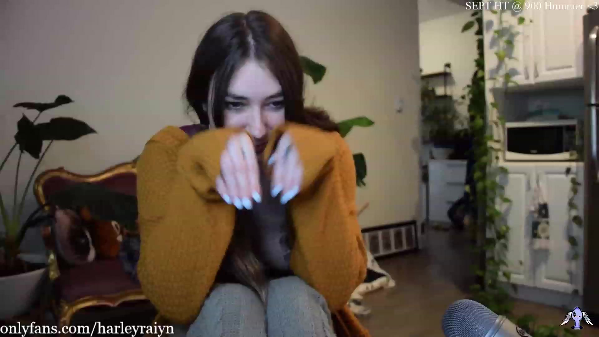Gallery image thumbnail from harley_raiyn's myfreecams stream on, 10/04/2023, 19:17 image 13 of 20