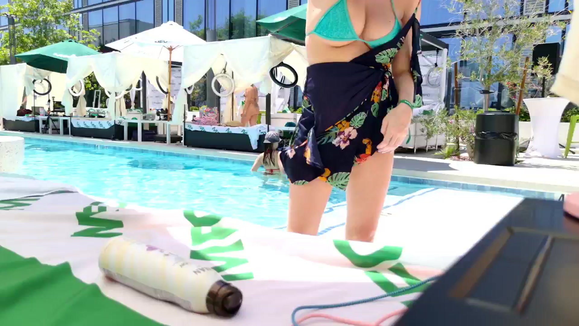 Gallery image thumbnail from harley_raiyn's myfreecams stream on, 05/21/2025, 24:59 image 4 of 20