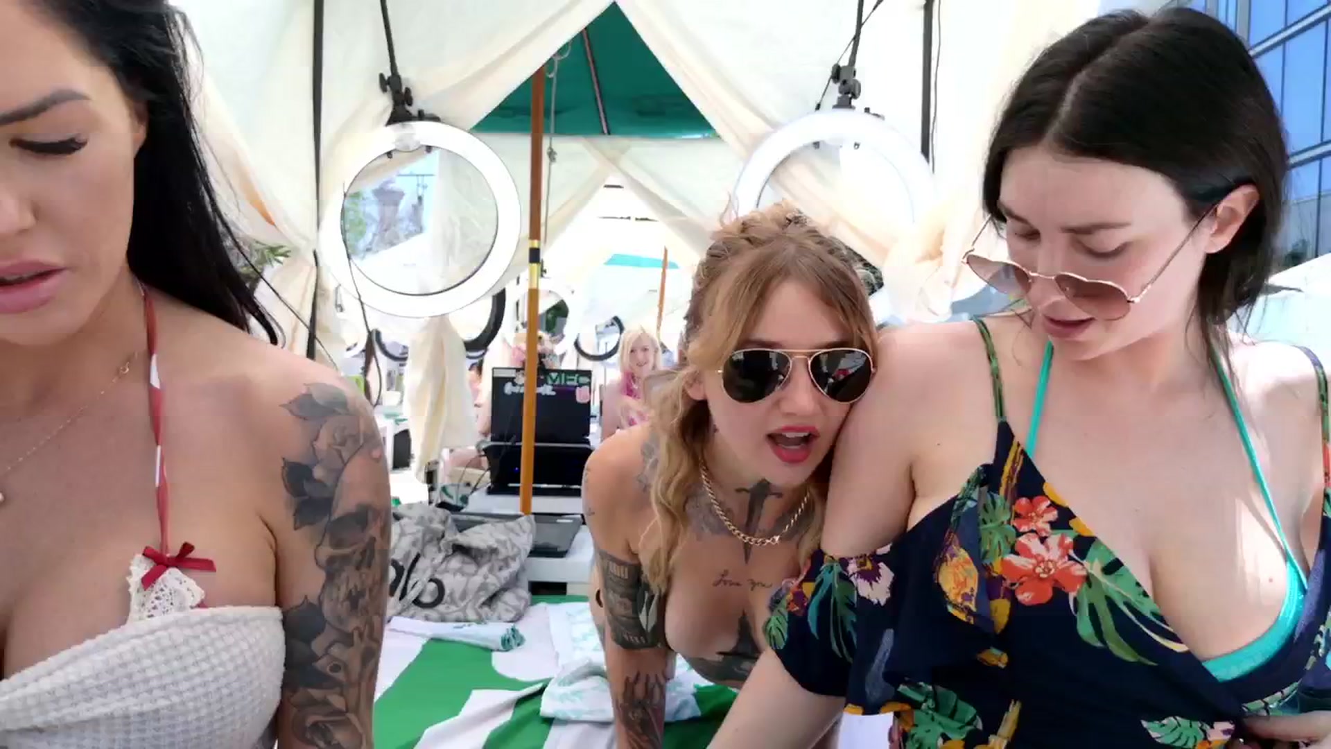 Gallery image thumbnail from harley_raiyn's myfreecams stream on, 05/21/2025, 24:59 image 5 of 20