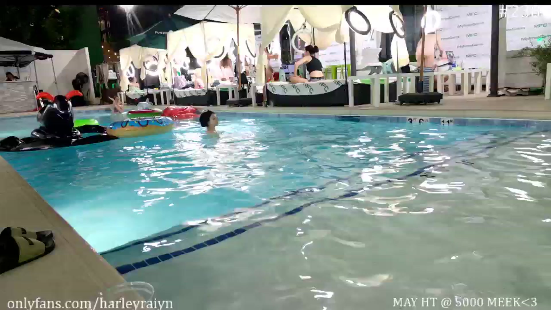 Gallery image thumbnail from harley_raiyn's myfreecams stream on, 05/21/2025, 08:11 image 5 of 20