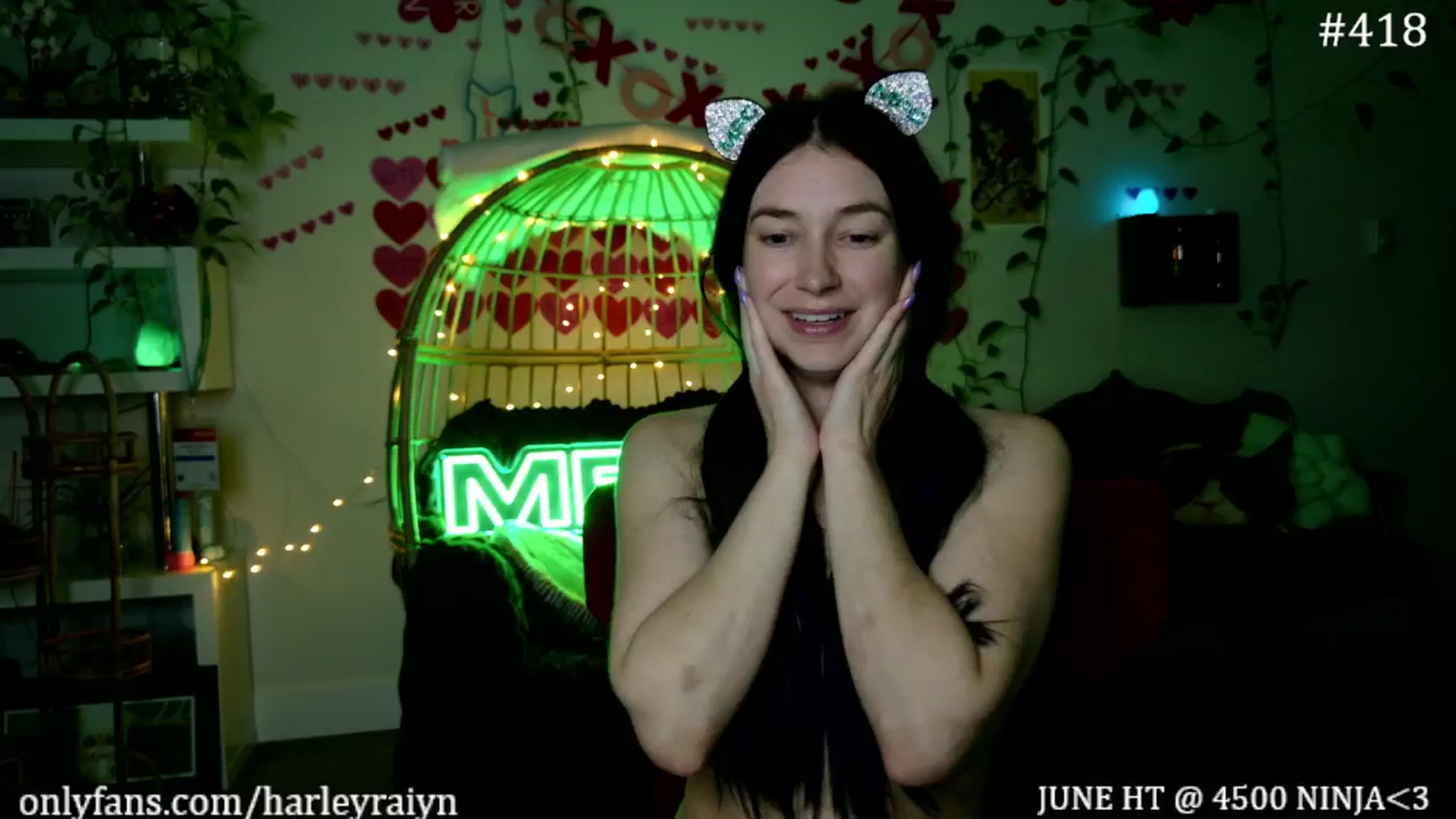 Gallery image thumbnail from harley_raiyn's myfreecams stream on, 06/22/2025, 05:59 image 14 of 20
