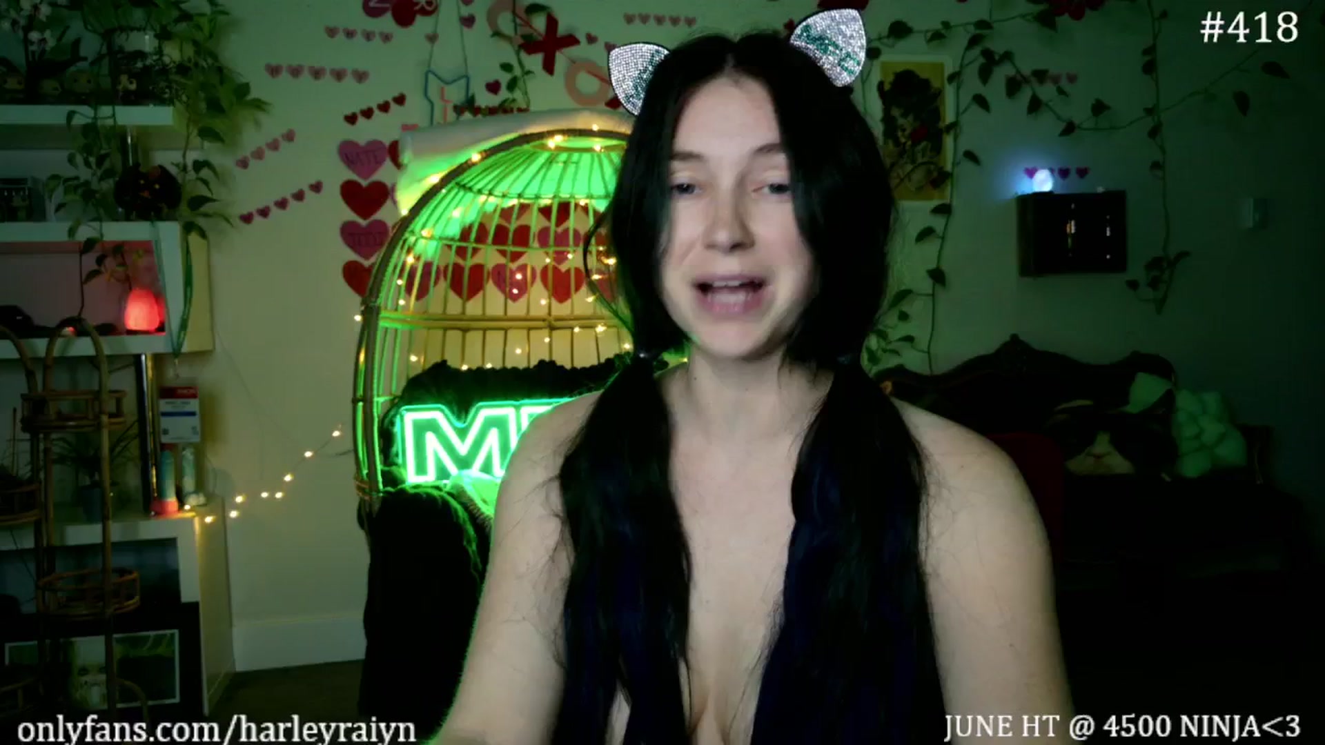 Gallery image thumbnail from harley_raiyn's myfreecams stream on, 06/22/2025, 05:59 image 13 of 20