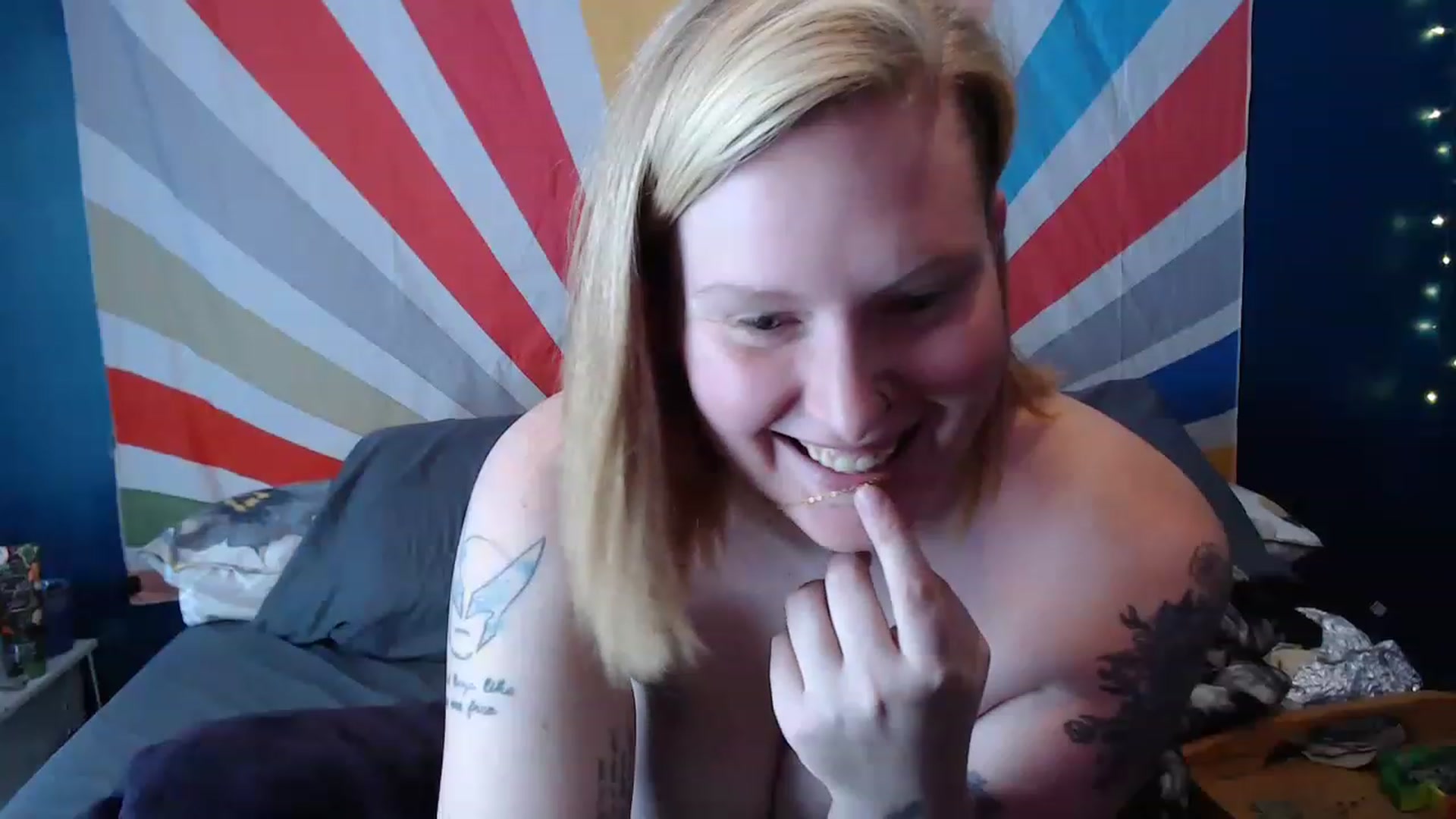 Gallery image thumbnail from haydengray1's myfreecams stream on, 11/18/2022, 15:15 image 9 of 20