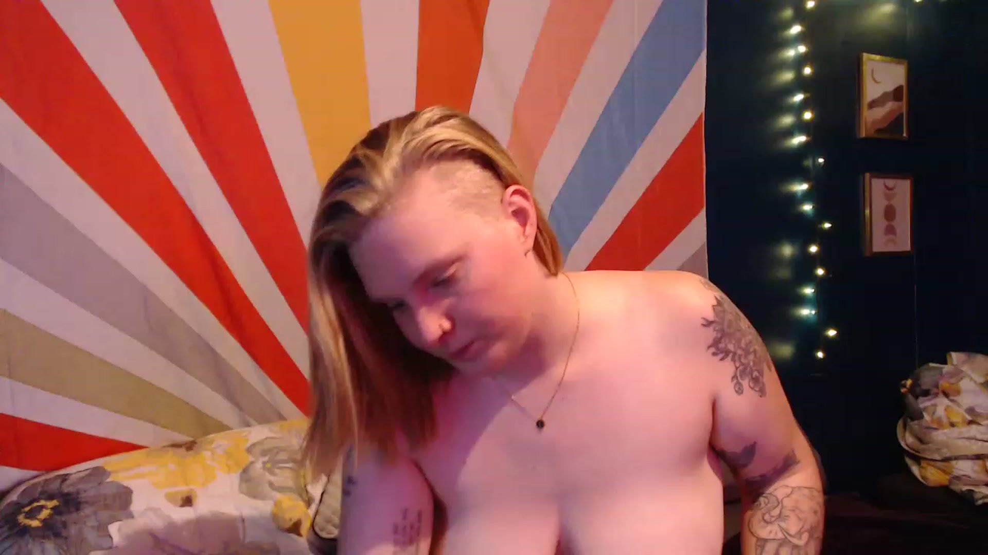 Gallery image thumbnail from haydengray1's myfreecams stream on, 11/21/2022, 01:24 image 3 of 20