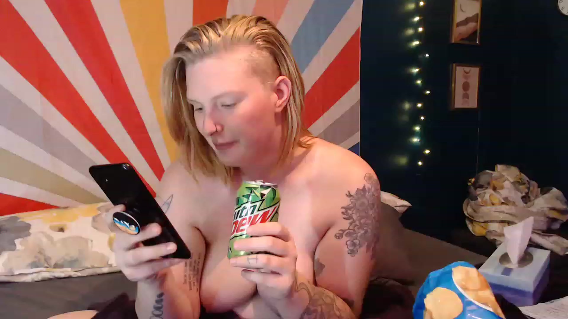 Gallery image thumbnail from haydengray1's myfreecams stream on, 11/21/2022, 17:46 image 12 of 20