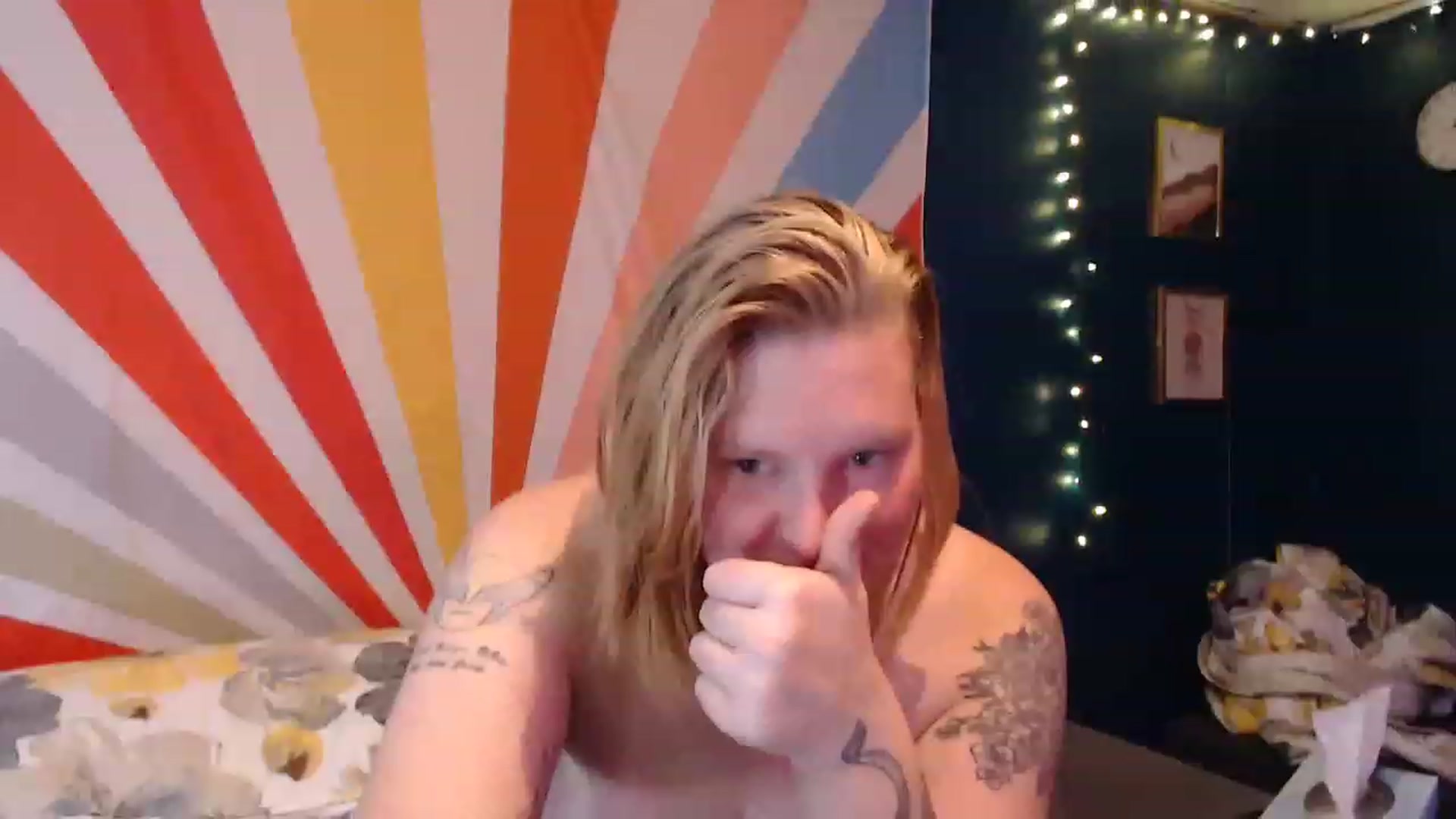 Gallery image thumbnail from haydengray1's myfreecams stream on, 11/21/2022, 17:46 image 3 of 20