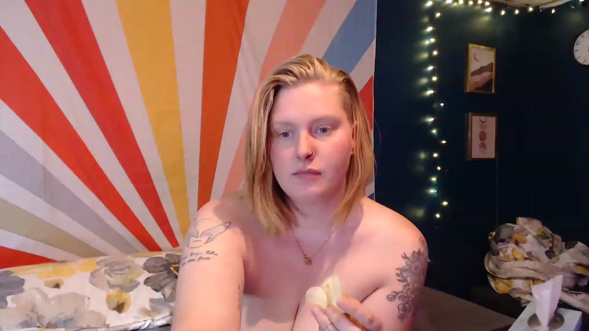Gallery image thumbnail from haydengray1's myfreecams stream on, 11/21/2022, 17:46 image 2 of 20