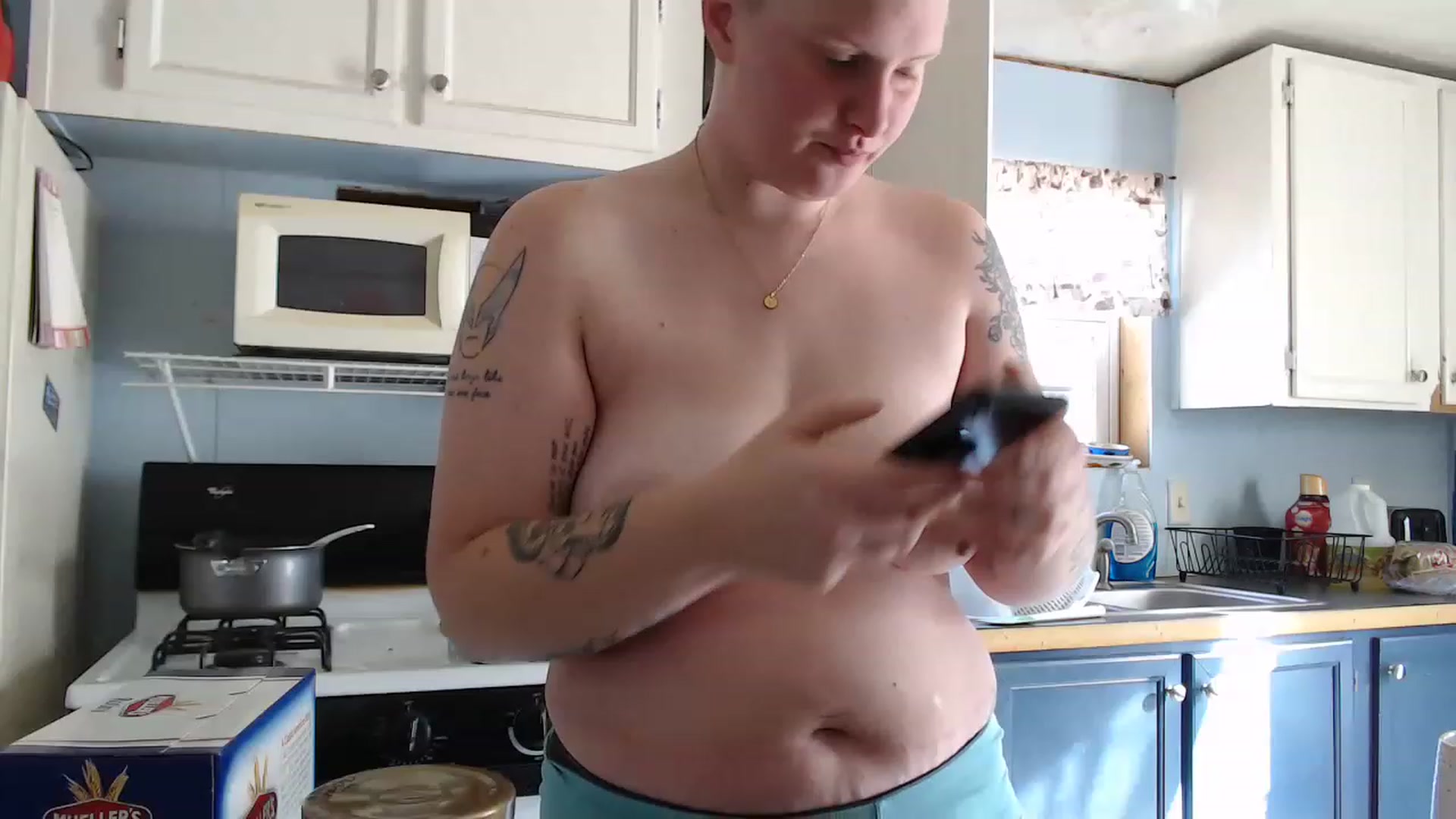 Gallery image thumbnail from haydengray1's myfreecams stream on, 11/22/2022, 16:16 image 12 of 20