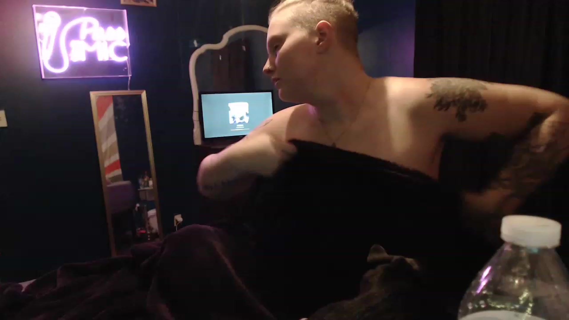 Gallery image thumbnail from haydengray1's myfreecams stream on, 11/27/2022, 03:08 image 7 of 20